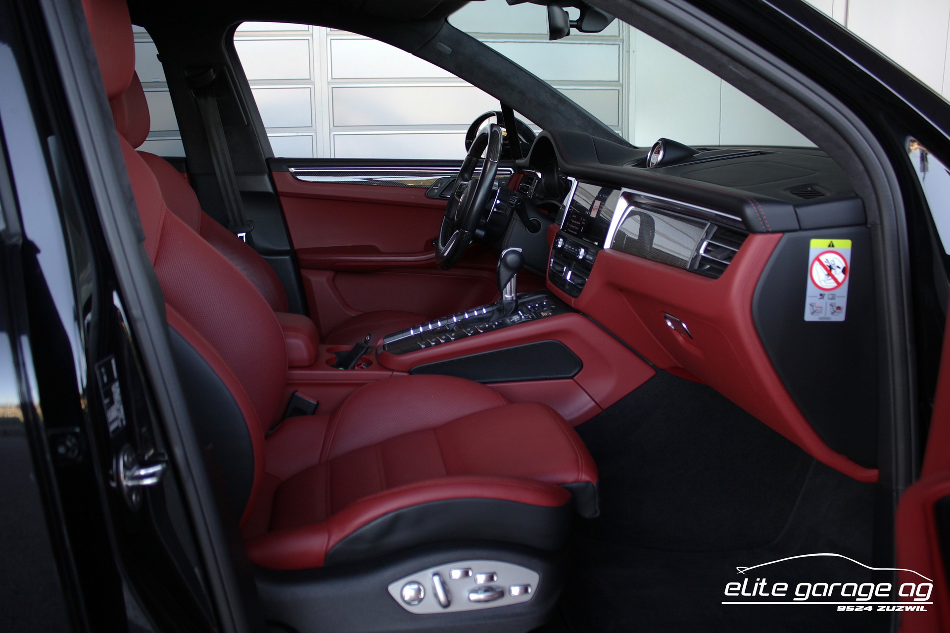 PORSCHE Macan Turbo PDK-image-15