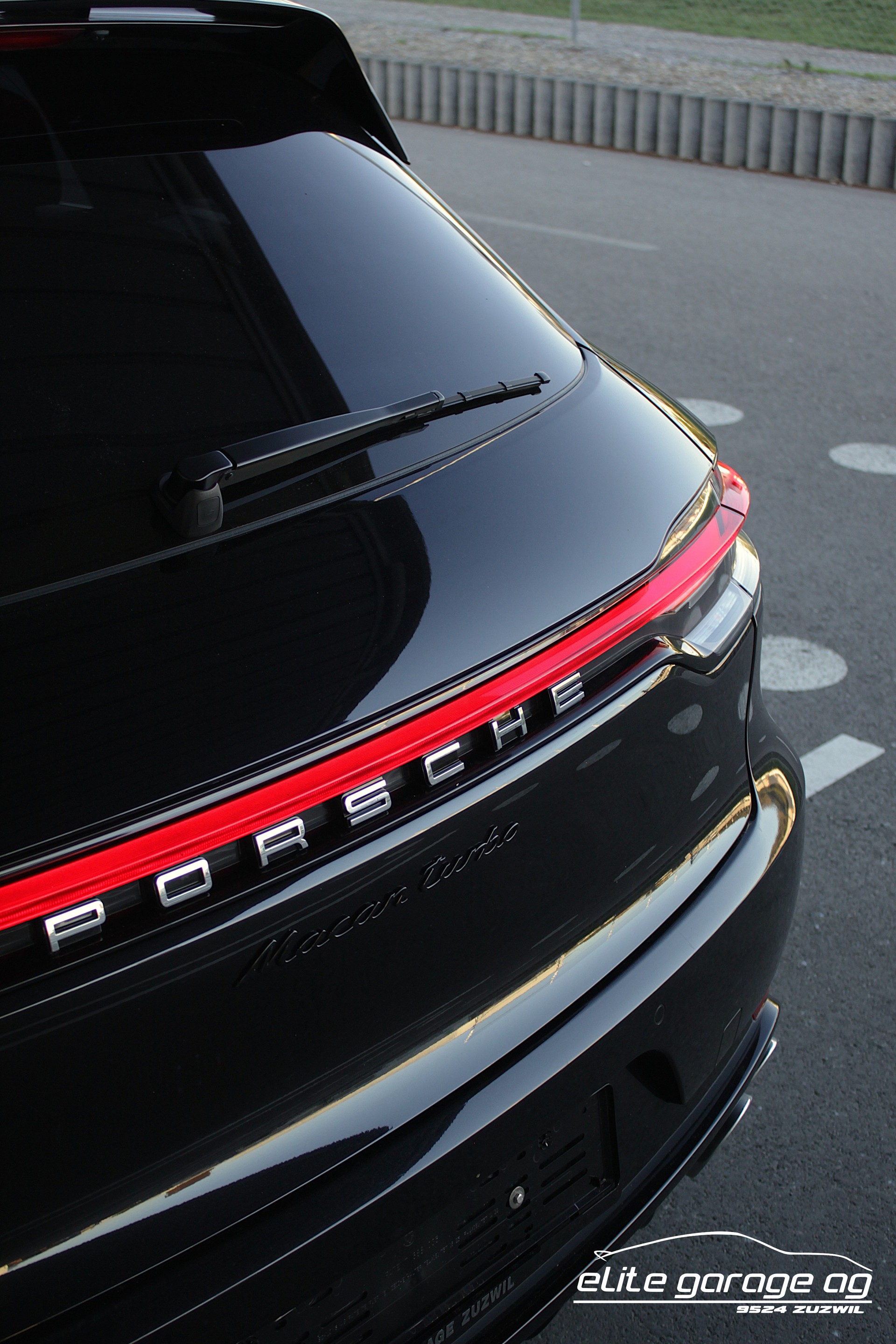 PORSCHE Macan Turbo PDK-image-12