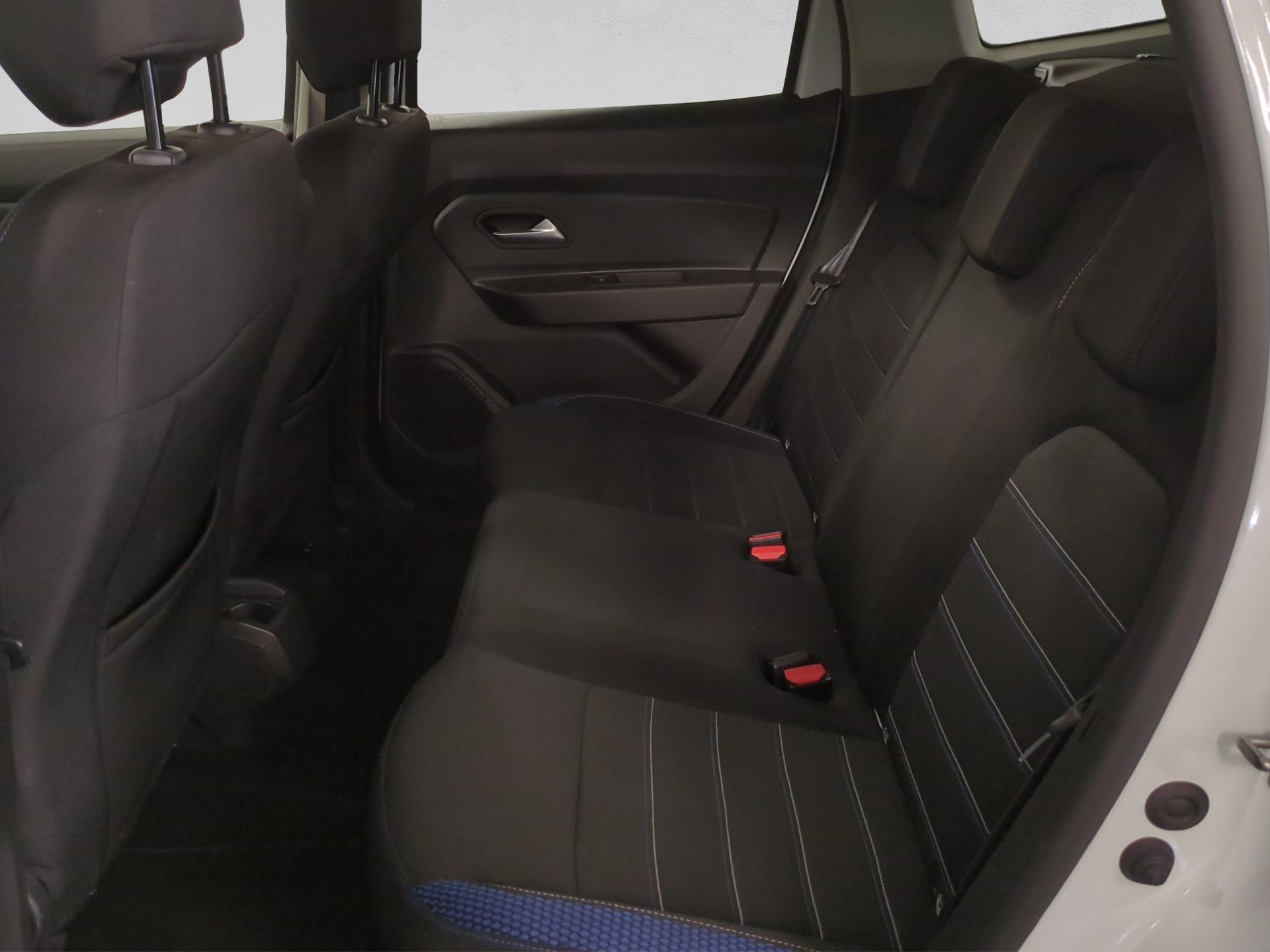 DACIA Duster TCe 130 Celebration 4x2-image-14