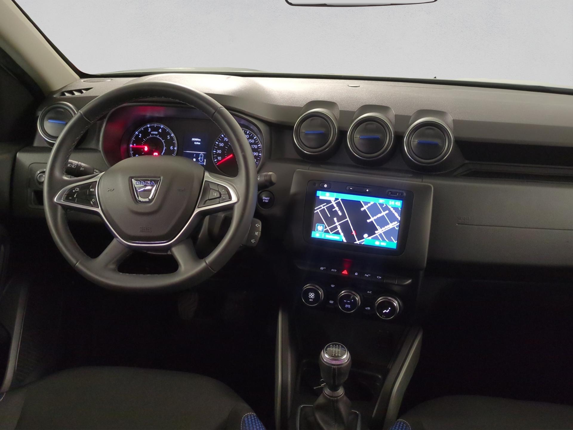 DACIA Duster TCe 130 Celebration 4x2-image-13