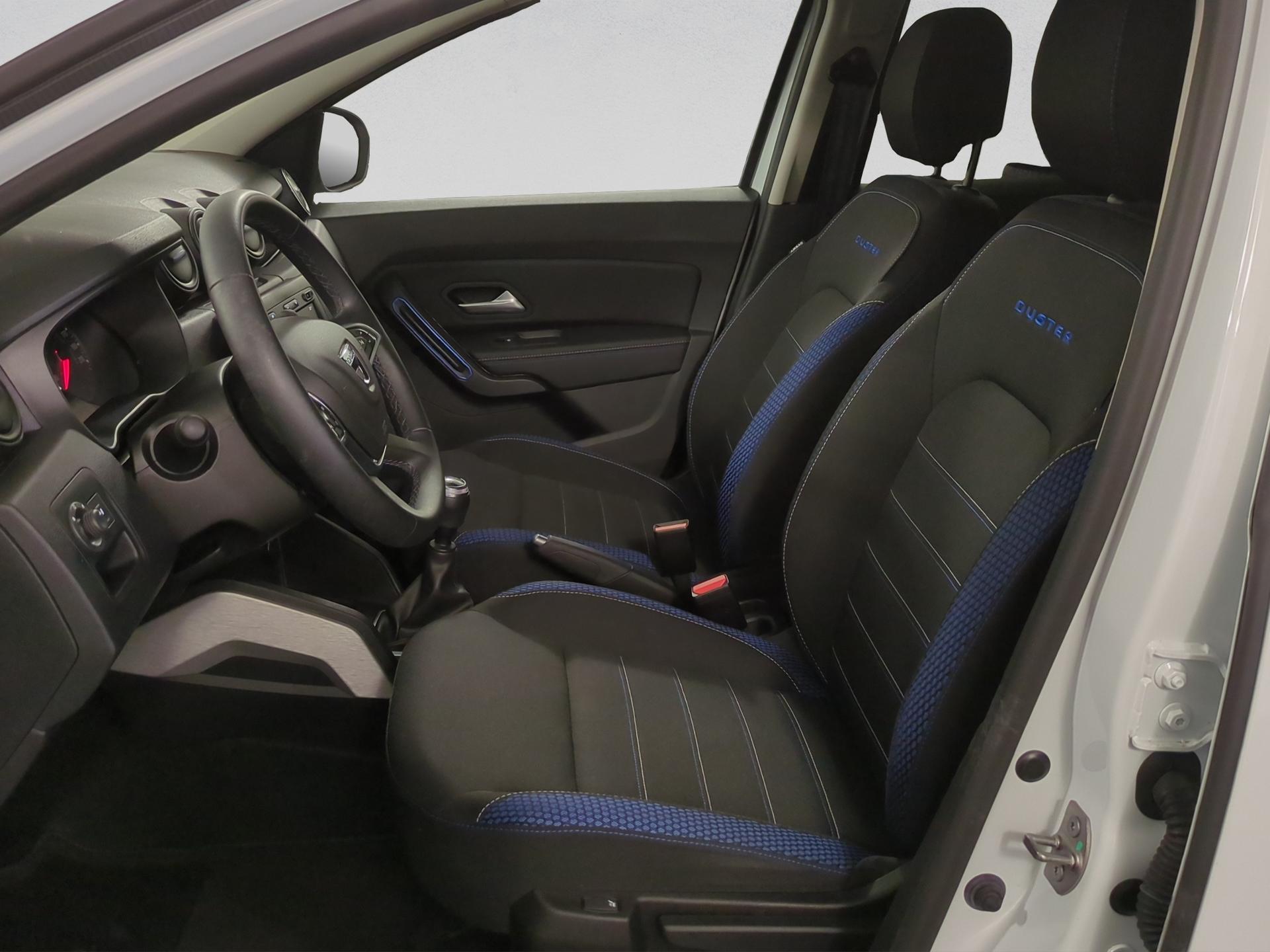 DACIA Duster TCe 130 Celebration 4x2-image-8