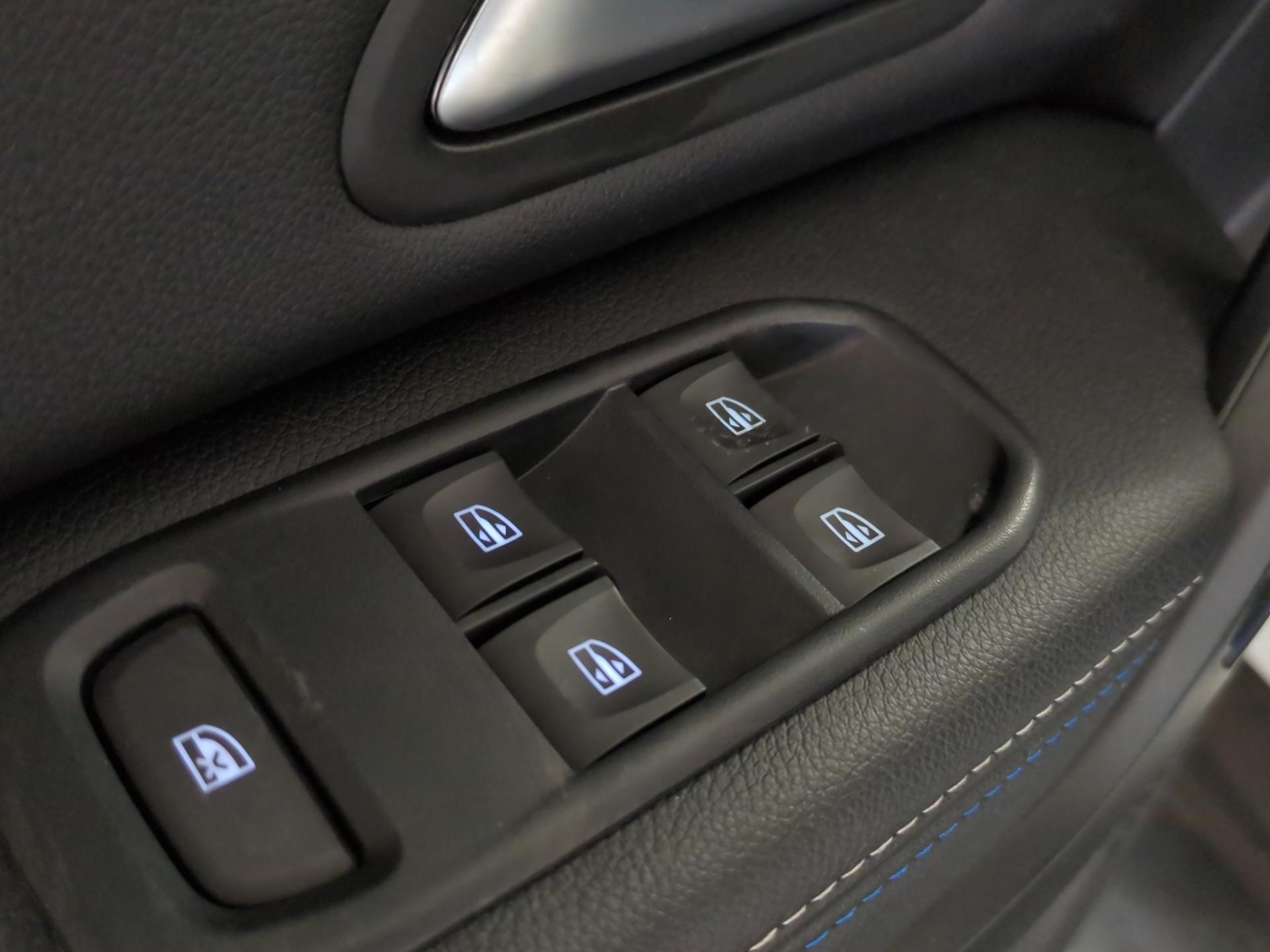 DACIA Duster TCe 130 Celebration 4x2-image-19