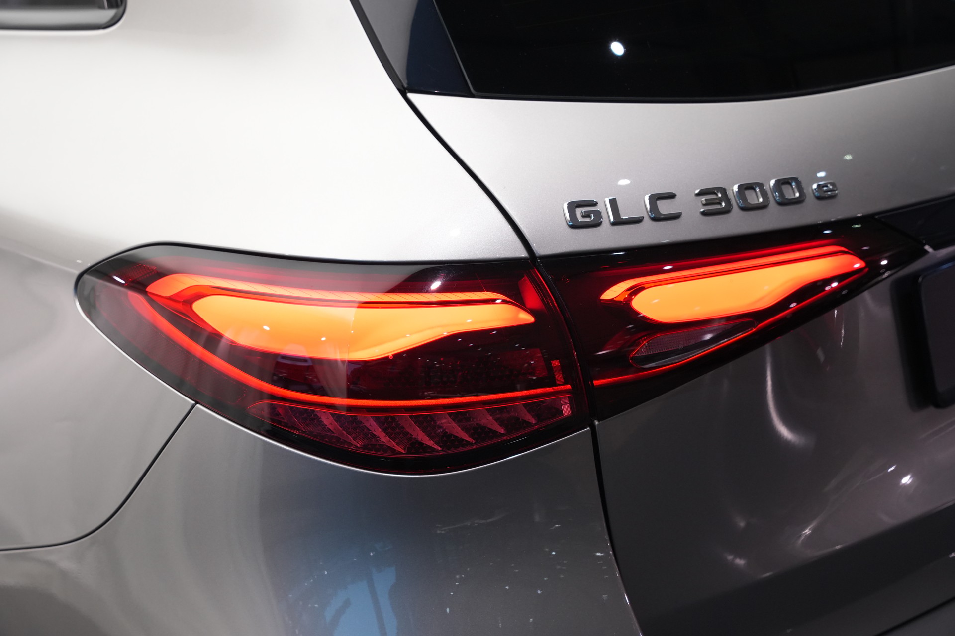 MERCEDES-BENZ GLC 300 e 4Matic 9G-Tronic *CH-Fahrzeug*-image-44