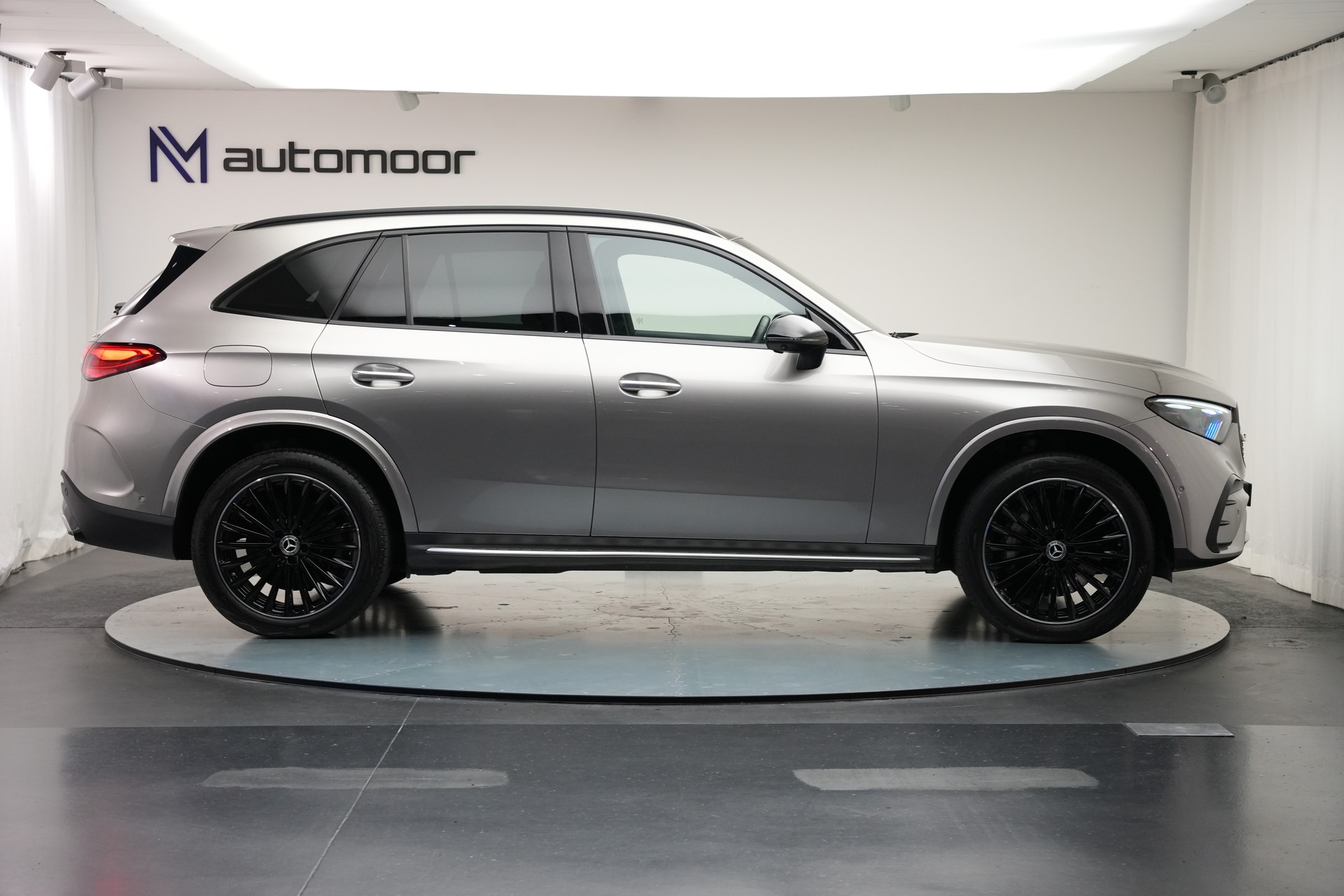 MERCEDES-BENZ GLC 300 e 4Matic 9G-Tronic *CH-Fahrzeug*-image-3