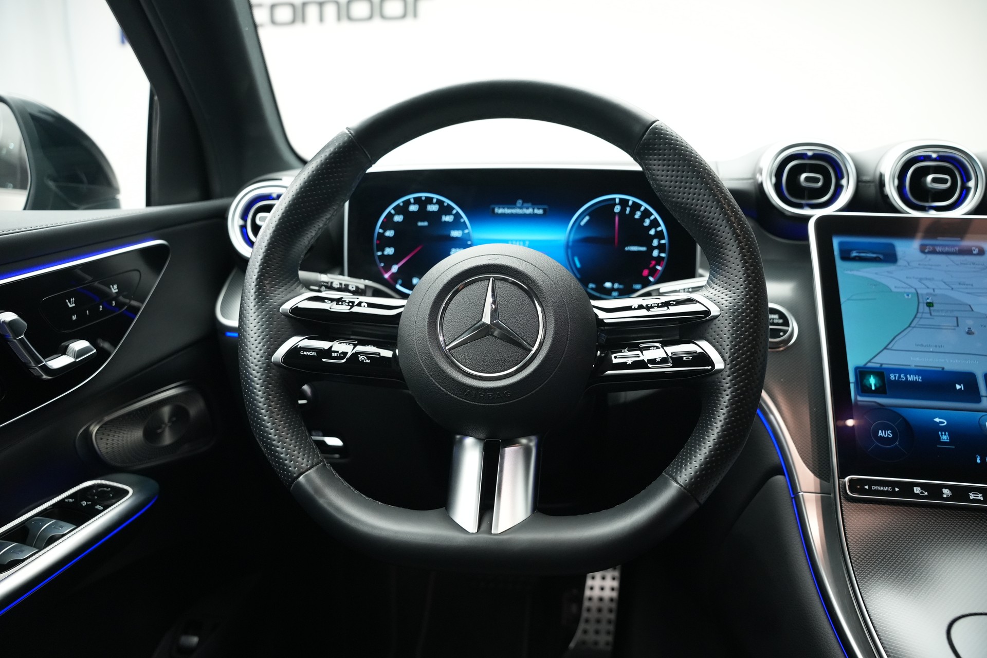 MERCEDES-BENZ GLC 300 e 4Matic 9G-Tronic *CH-Fahrzeug*-image-22