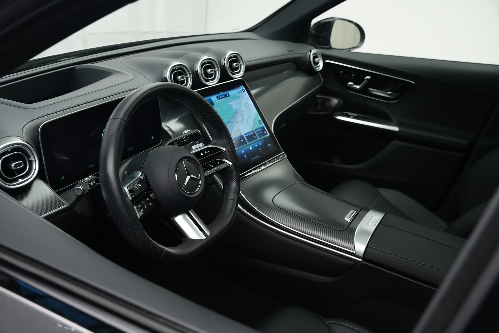 MERCEDES-BENZ GLC 300 e 4Matic 9G-Tronic *CH-Fahrzeug*-image-26