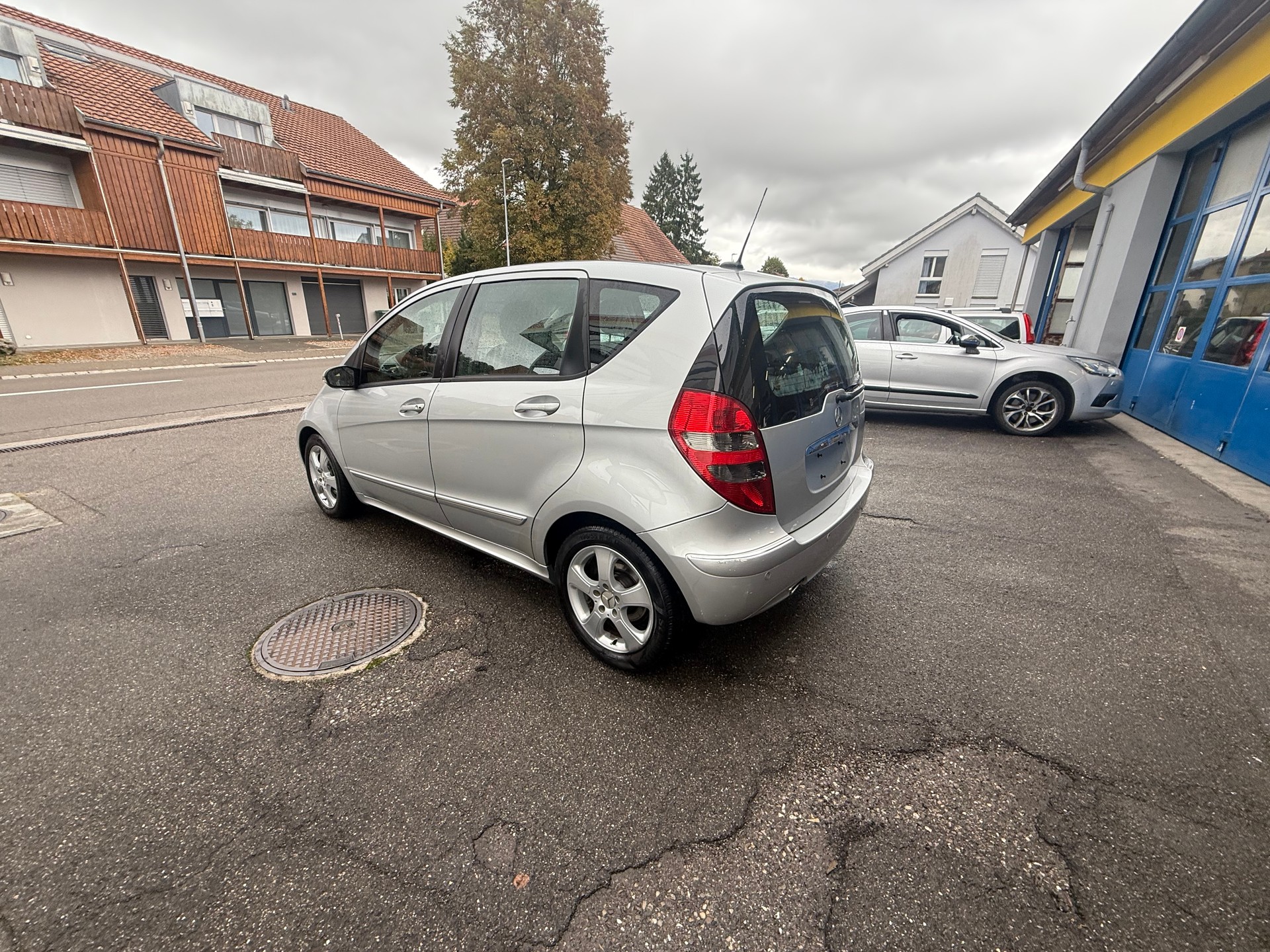 MERCEDES-BENZ A 200 Avantgarde-image-5