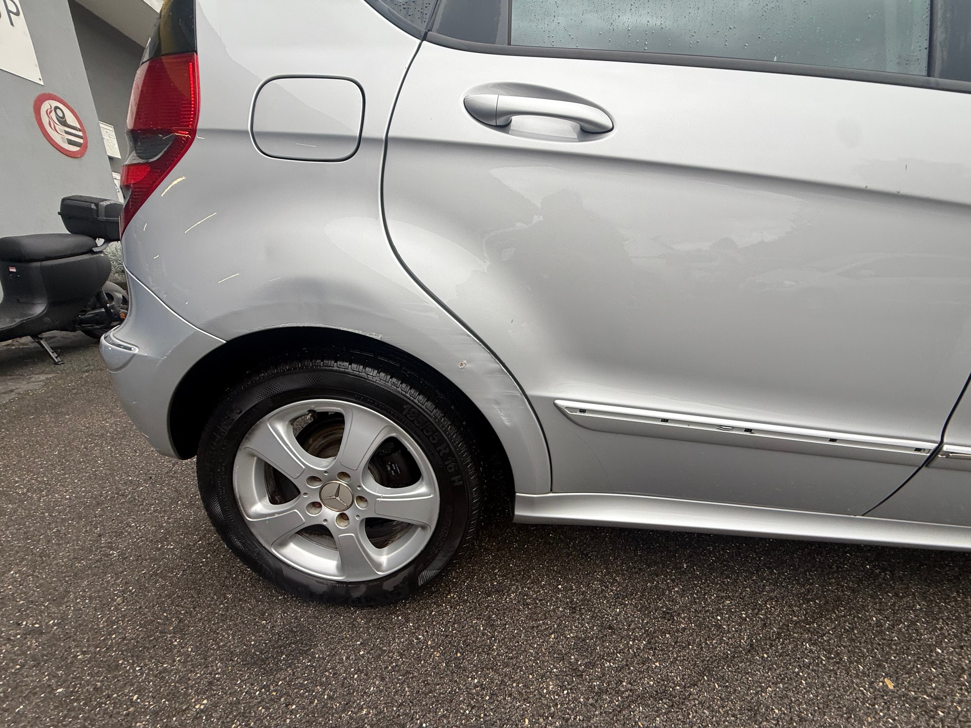 MERCEDES-BENZ A 200 Avantgarde-image-2