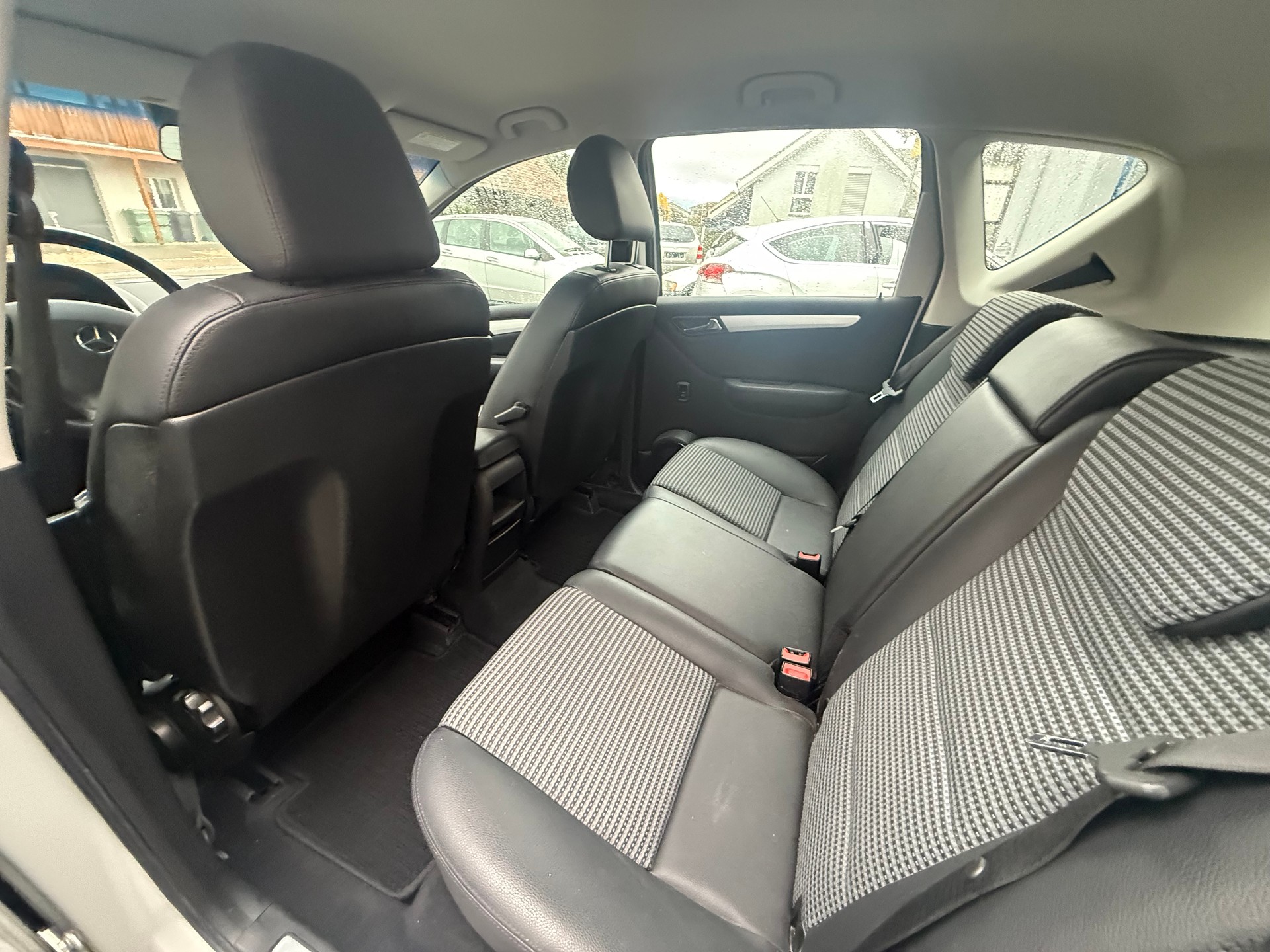 MERCEDES-BENZ A 200 Avantgarde-image-10