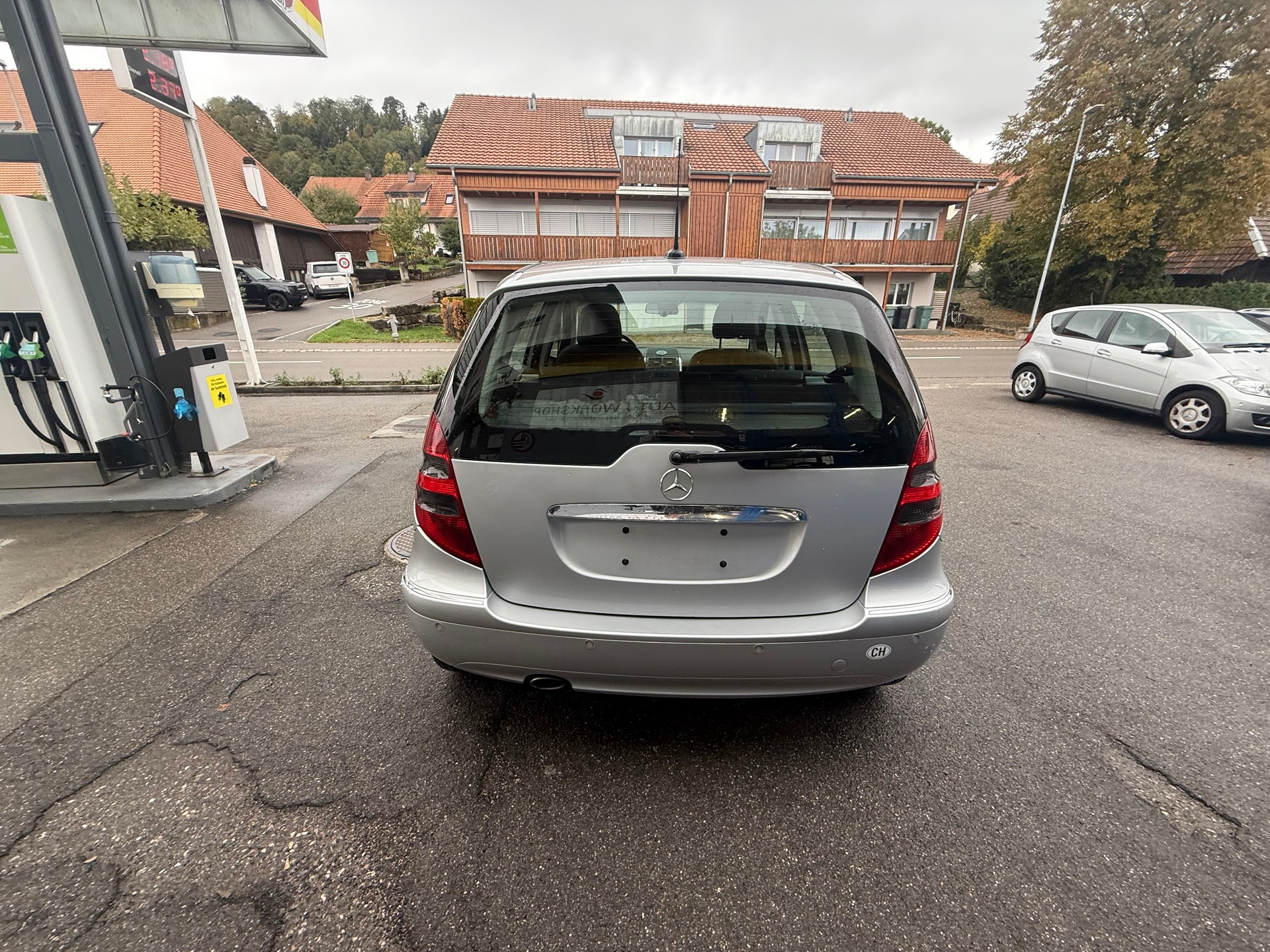 MERCEDES-BENZ A 200 Avantgarde-image-4