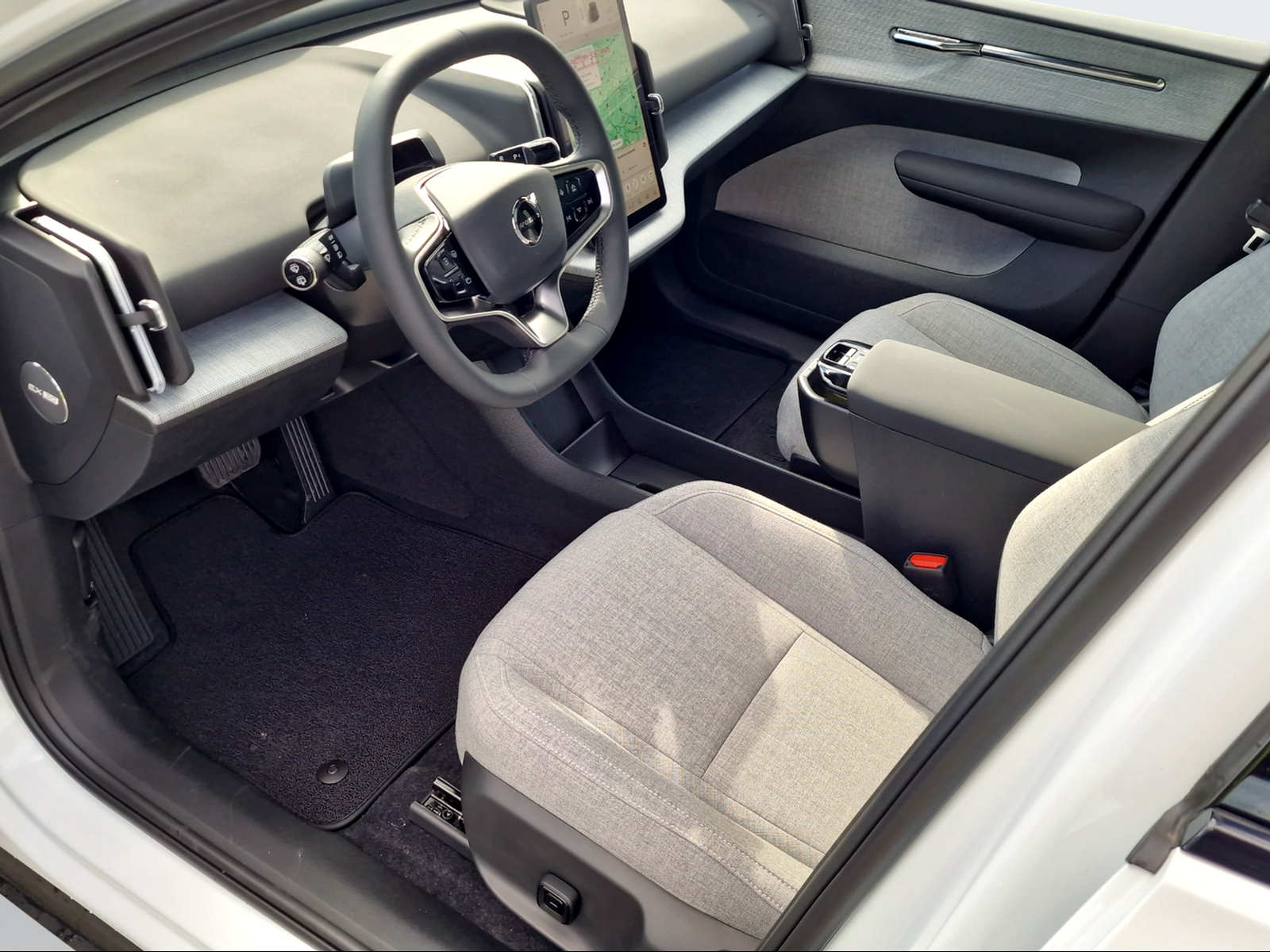 VOLVO EX 30 E60 Twin Ultra Performance AWD-image-9