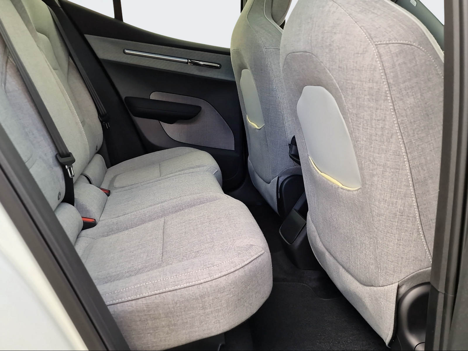 VOLVO EX 30 E60 Twin Ultra Performance AWD-image-10