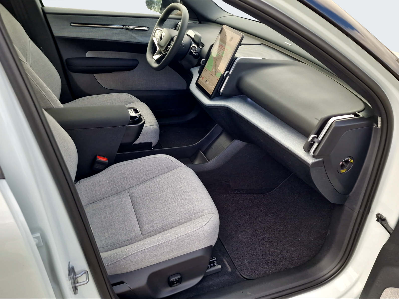 VOLVO EX 30 E60 Twin Ultra Performance AWD-image-14