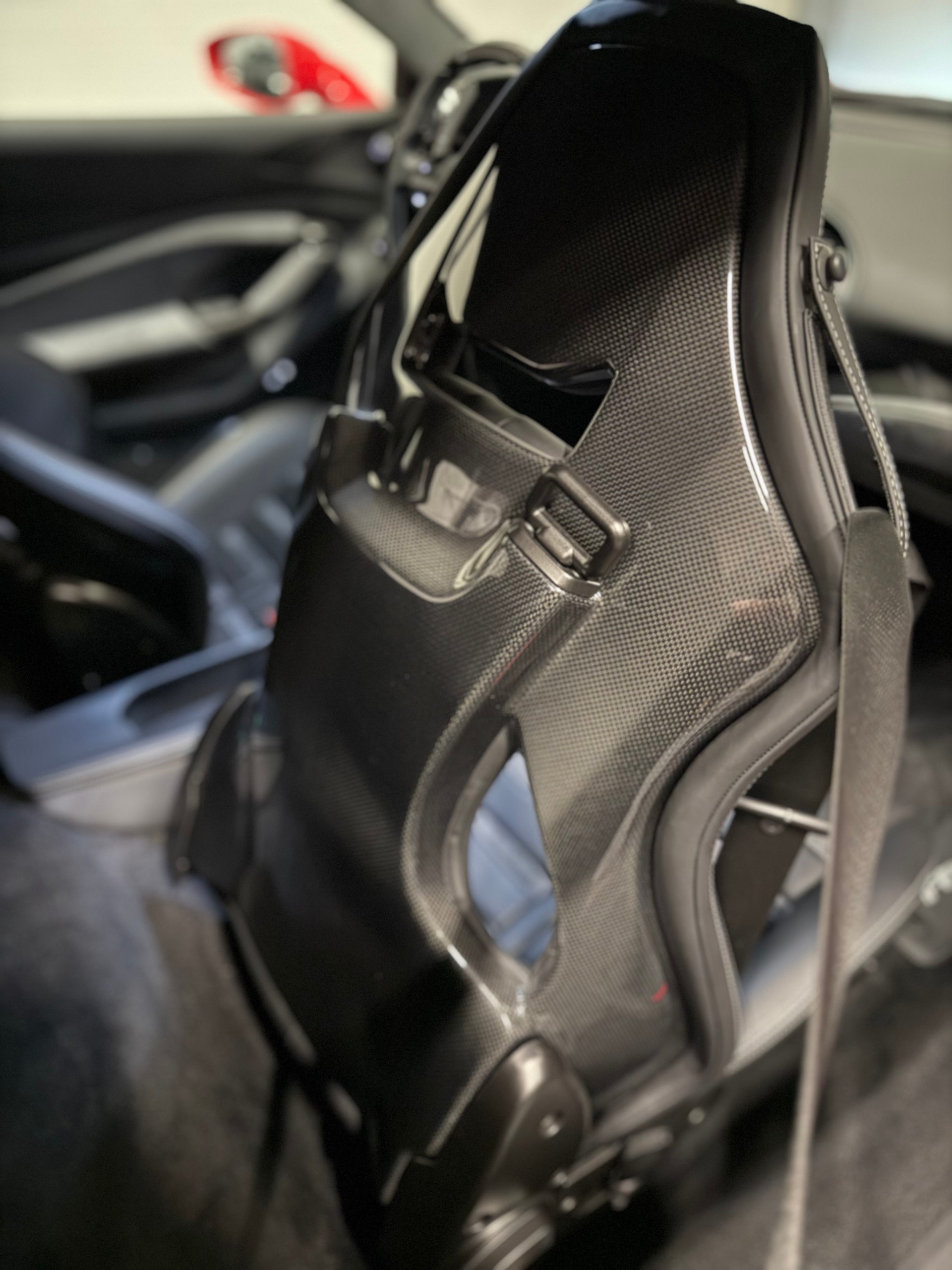 FERRARI F8 Tributo-image-12