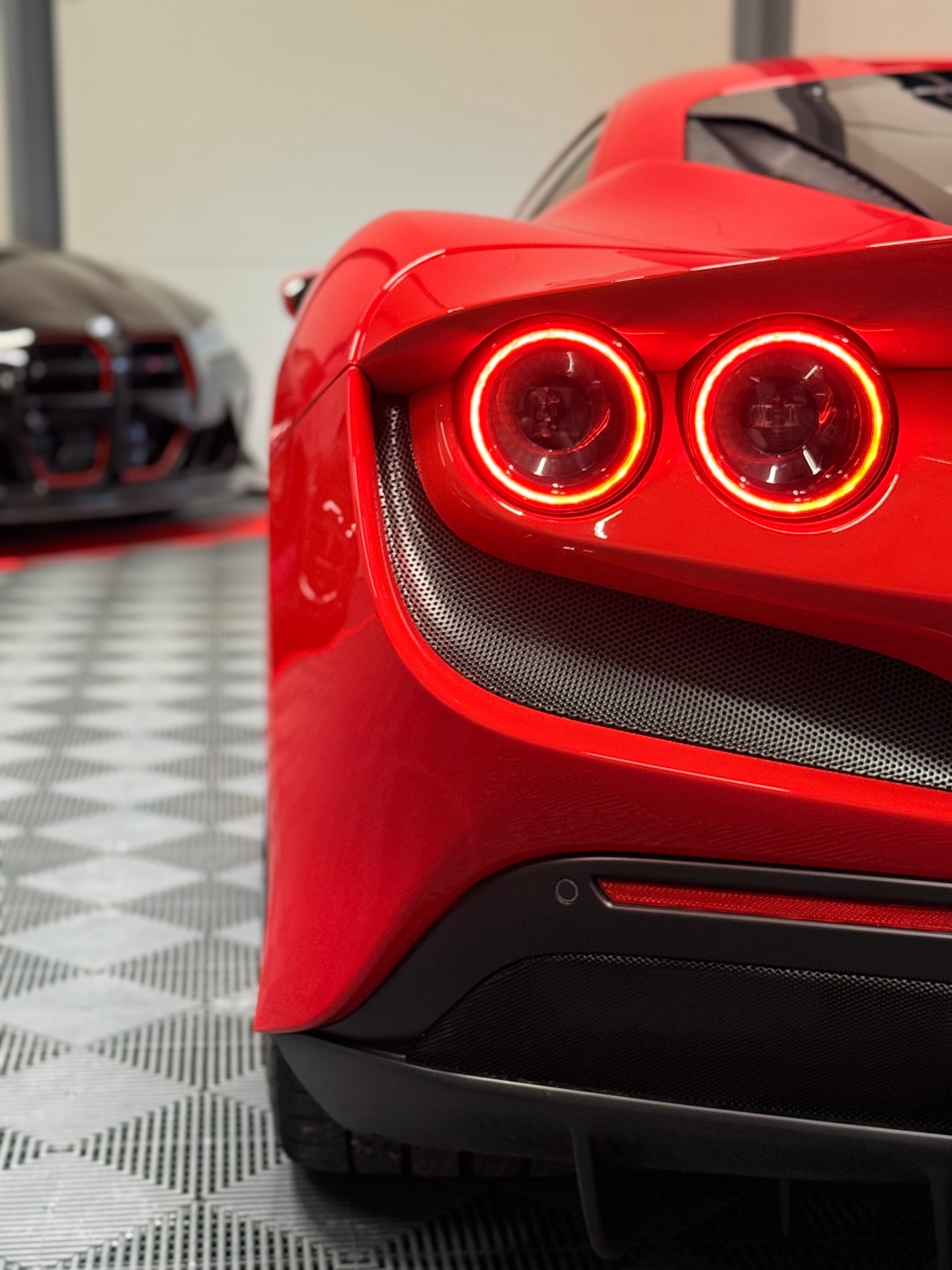 FERRARI F8 Tributo-image-3