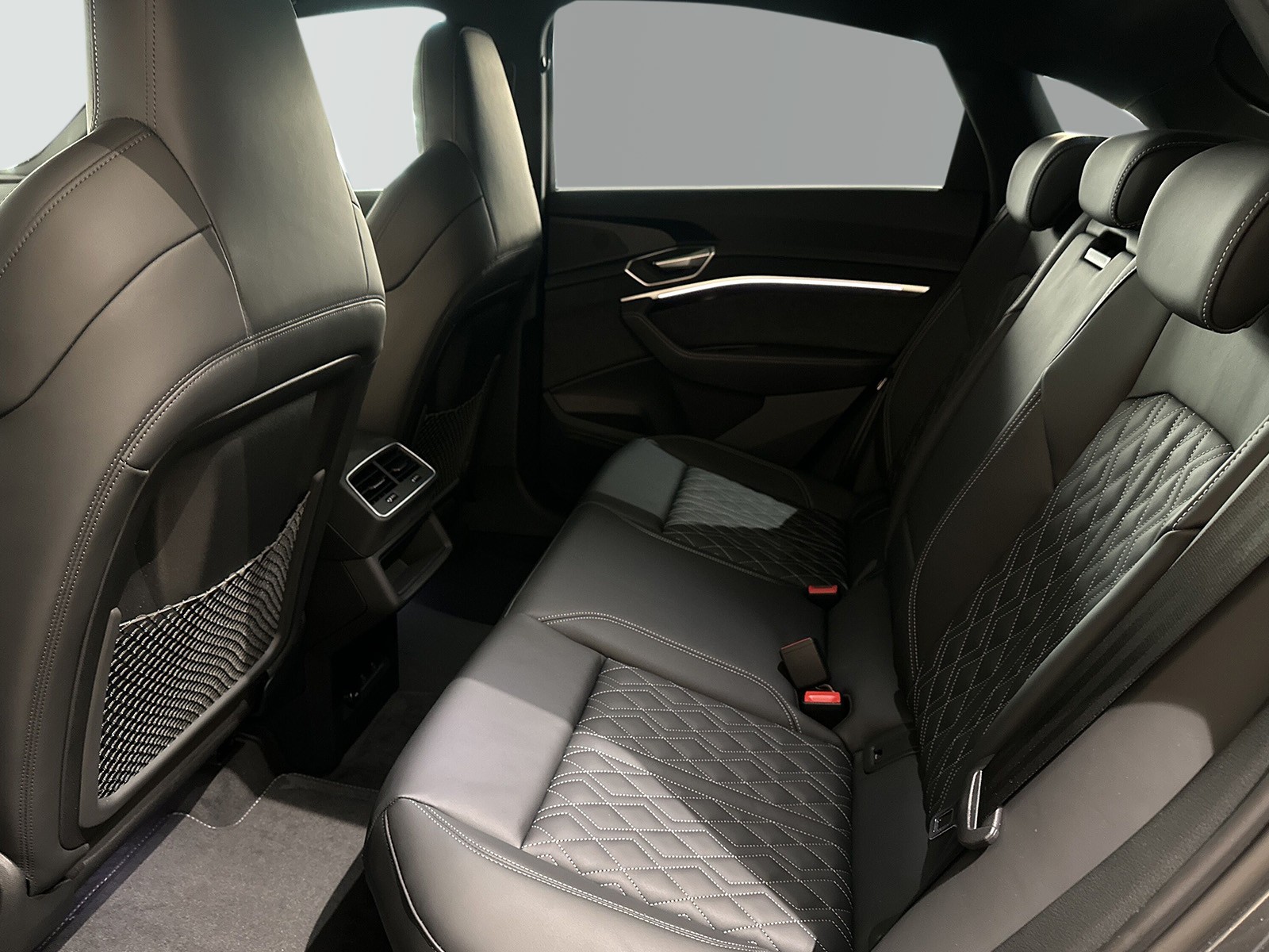 AUDI SQ8 Sportback e-tron quattro-image-7