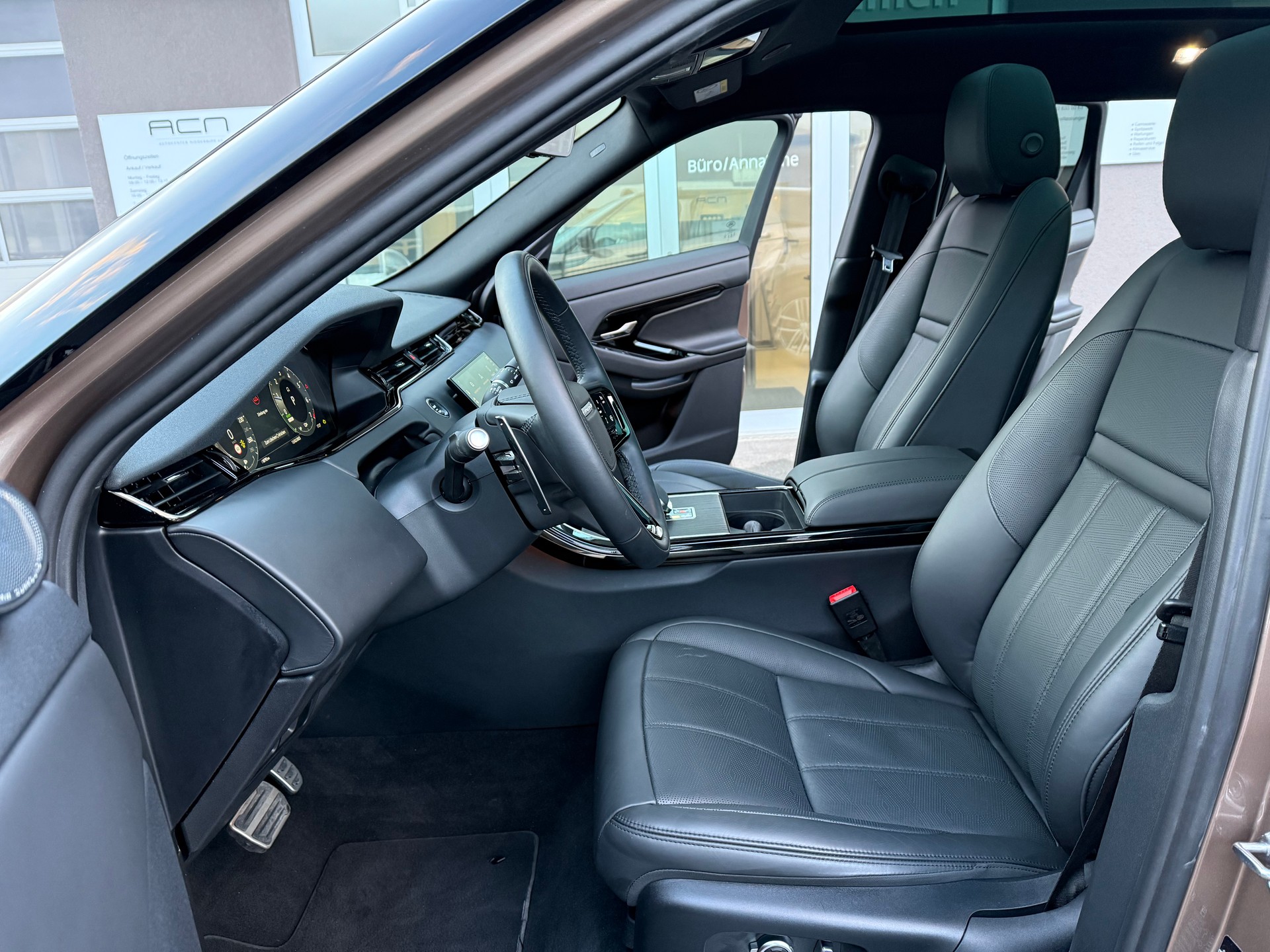LAND ROVER Range Rover Evoque R-Dynamic P 300e SE AT8-image-6