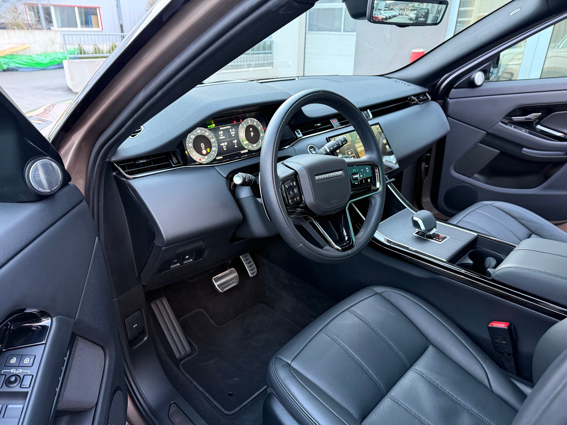 LAND ROVER Range Rover Evoque R-Dynamic P 300e SE AT8-image-5