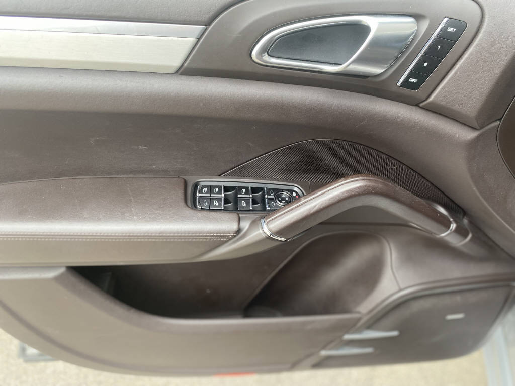 PORSCHE Cayenne 4.8 V8 Turbo TipTronic-image-12