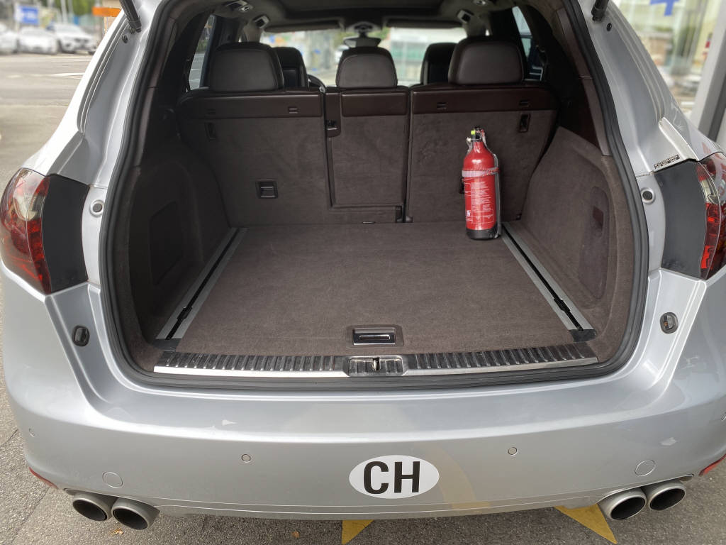 PORSCHE Cayenne 4.8 V8 Turbo TipTronic-image-15