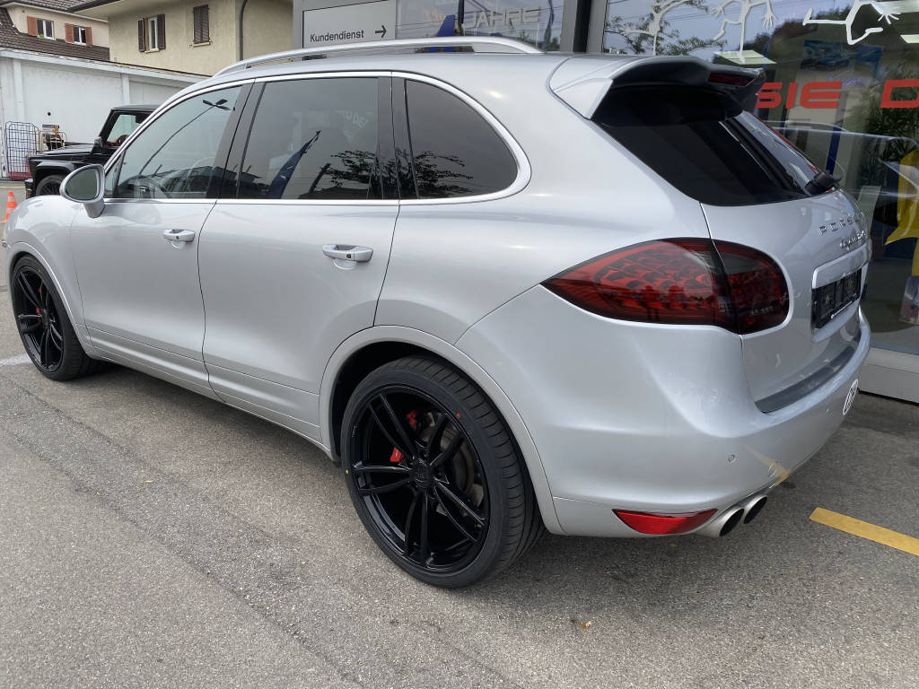 PORSCHE Cayenne 4.8 V8 Turbo TipTronic-image-4