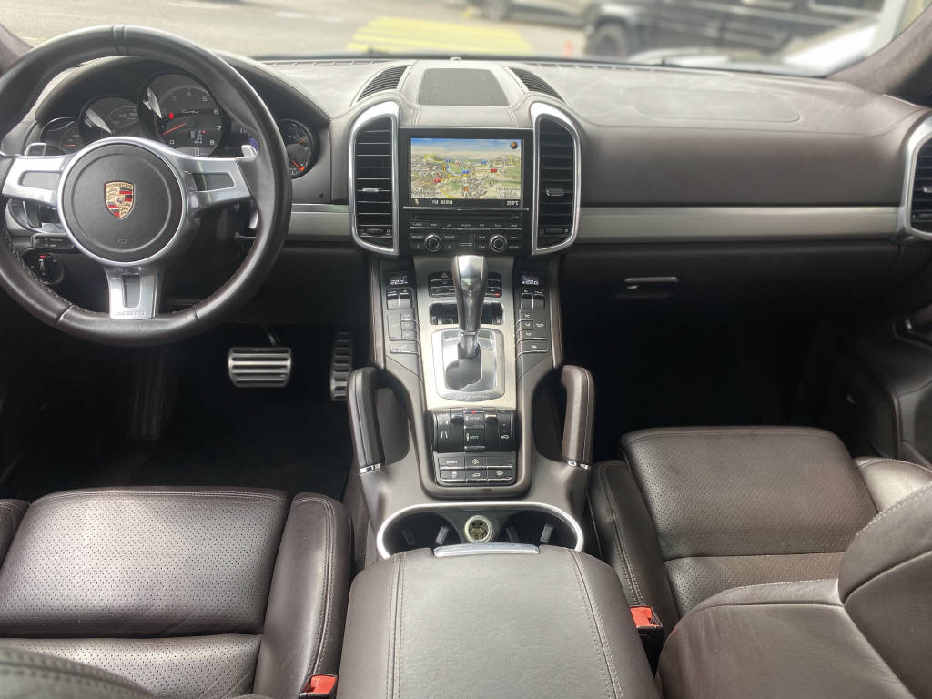 PORSCHE Cayenne 4.8 V8 Turbo TipTronic-image-9