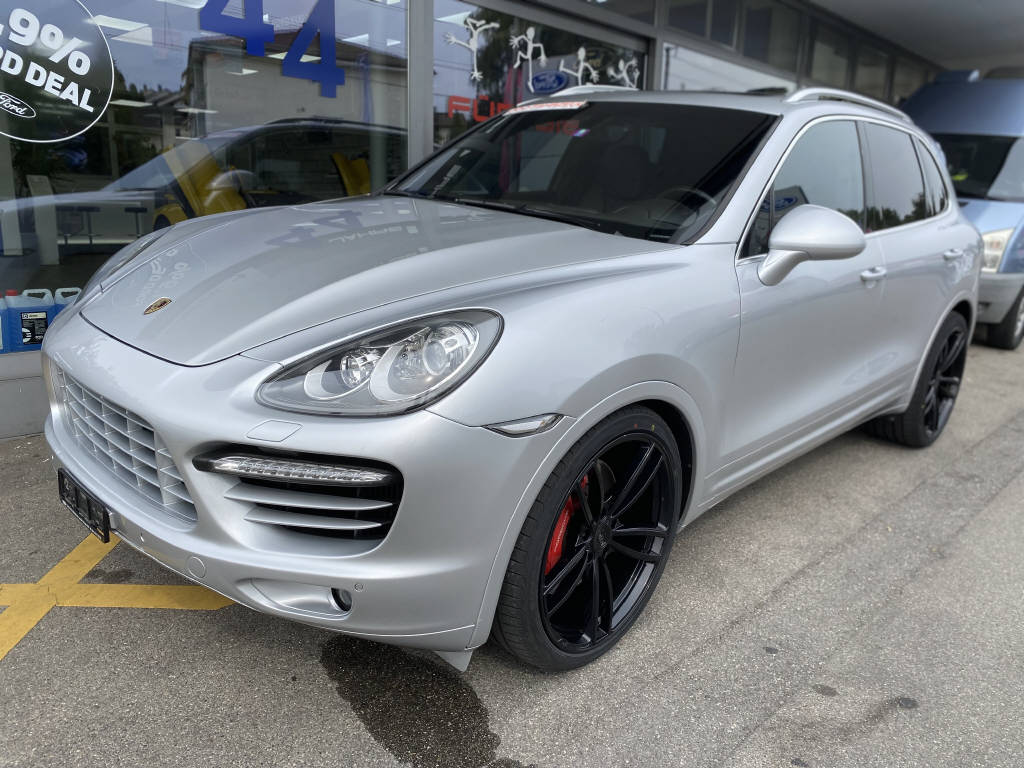 PORSCHE Cayenne 4.8 V8 Turbo TipTronic-image-2