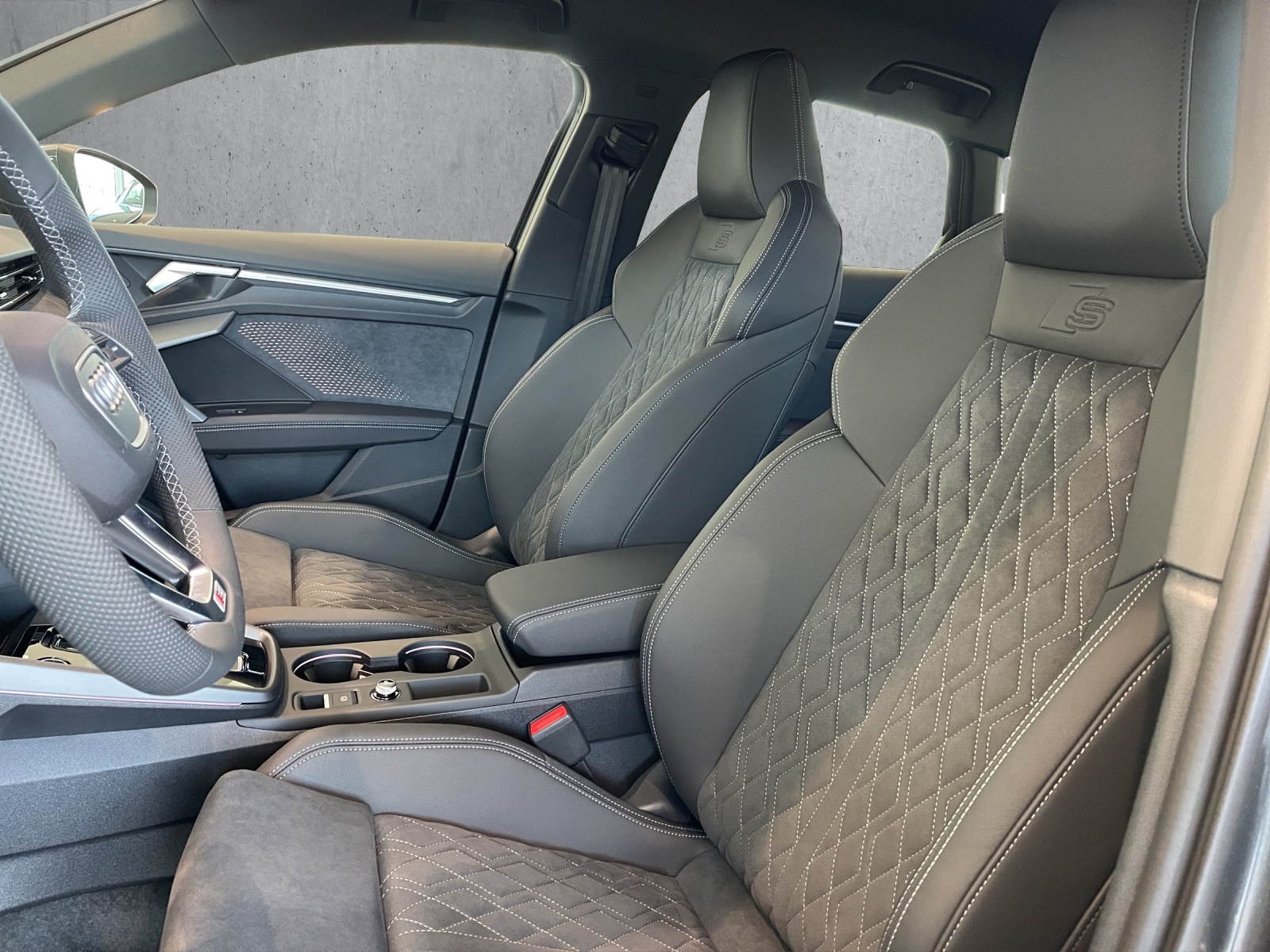 AUDI A3 Sportback 45 TFSI e S line Attraction S-tronic-image-6