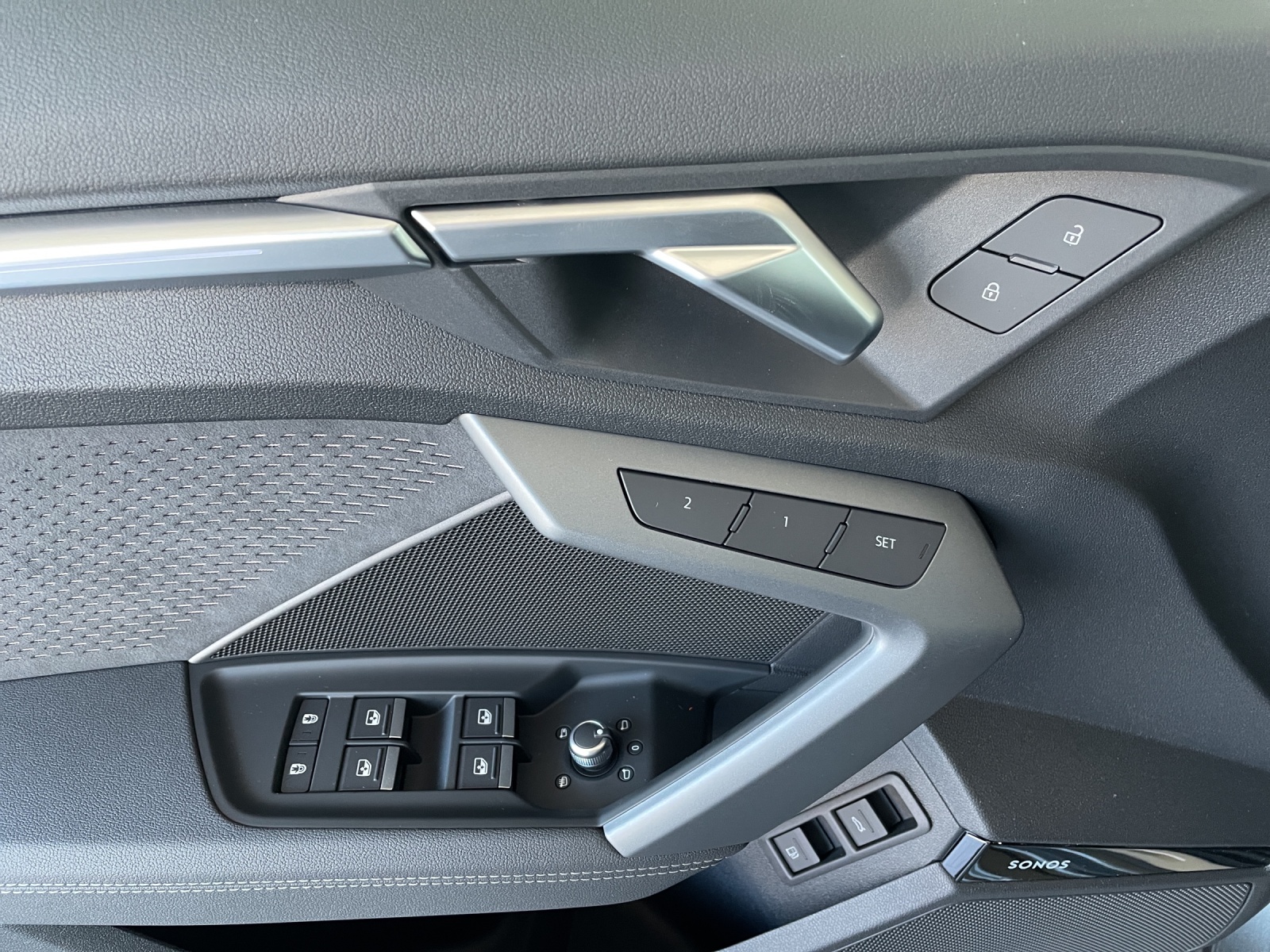 AUDI A3 Sportback 45 TFSI e S line Attraction S-tronic-image-8