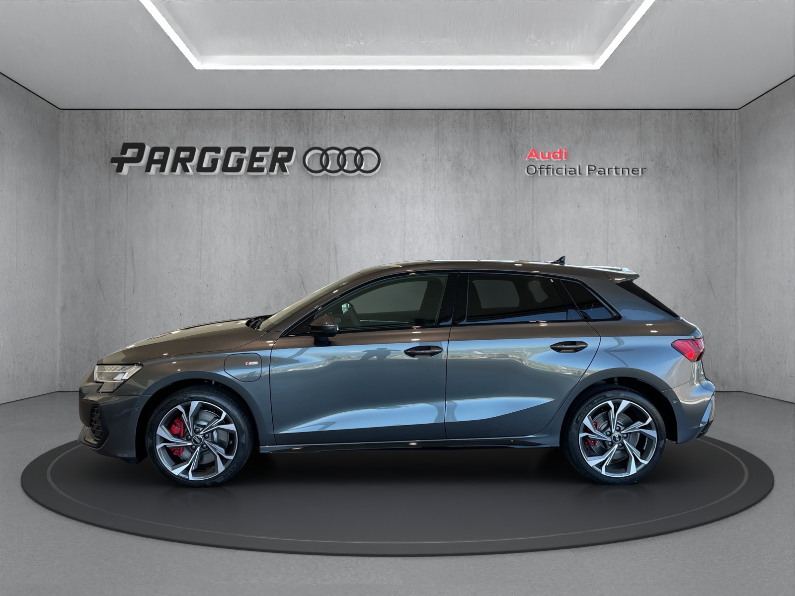AUDI A3 Sportback 45 TFSI e S line Attraction S-tronic-image-2