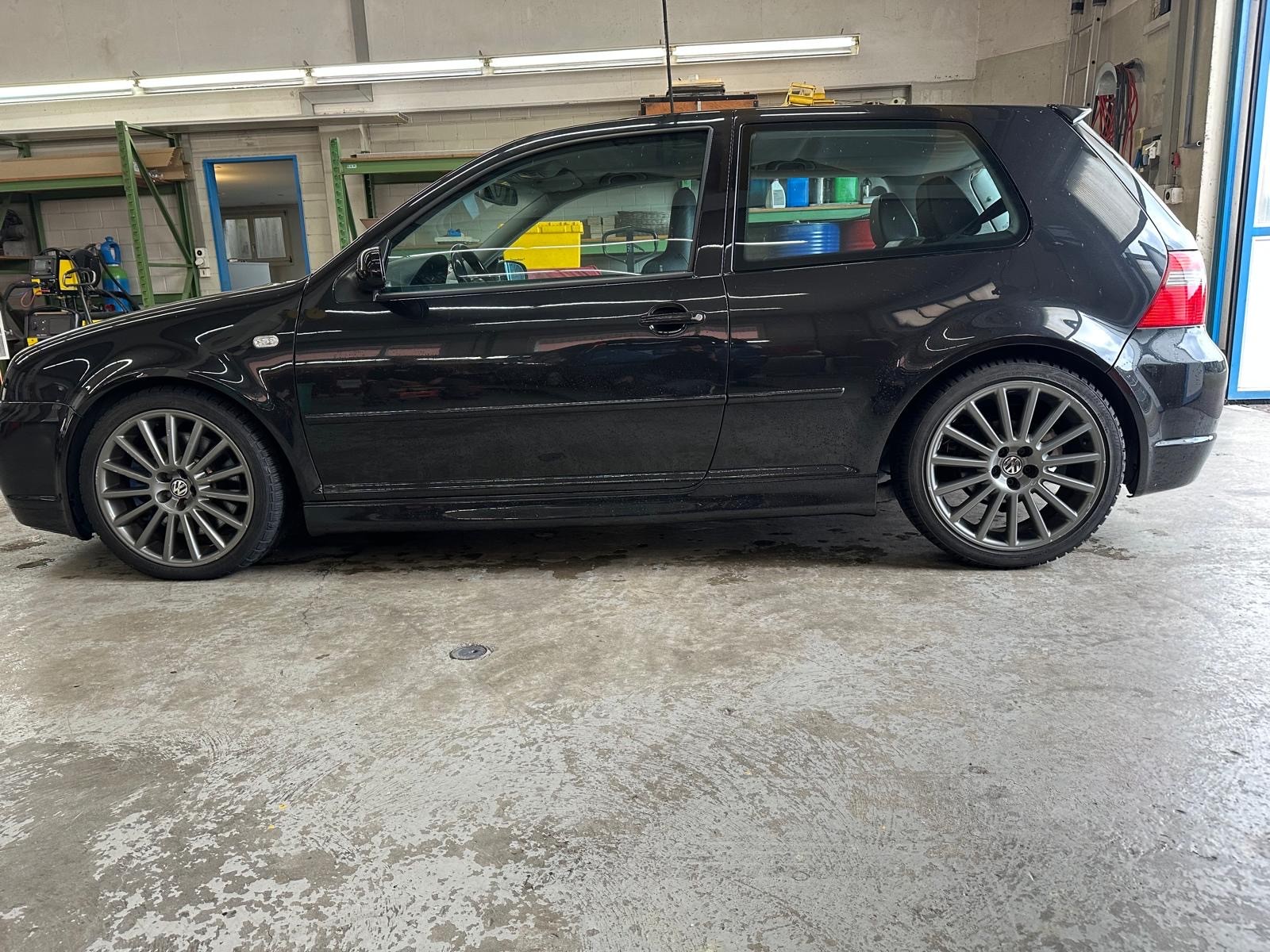 VW Golf R32 4Motion-image-2