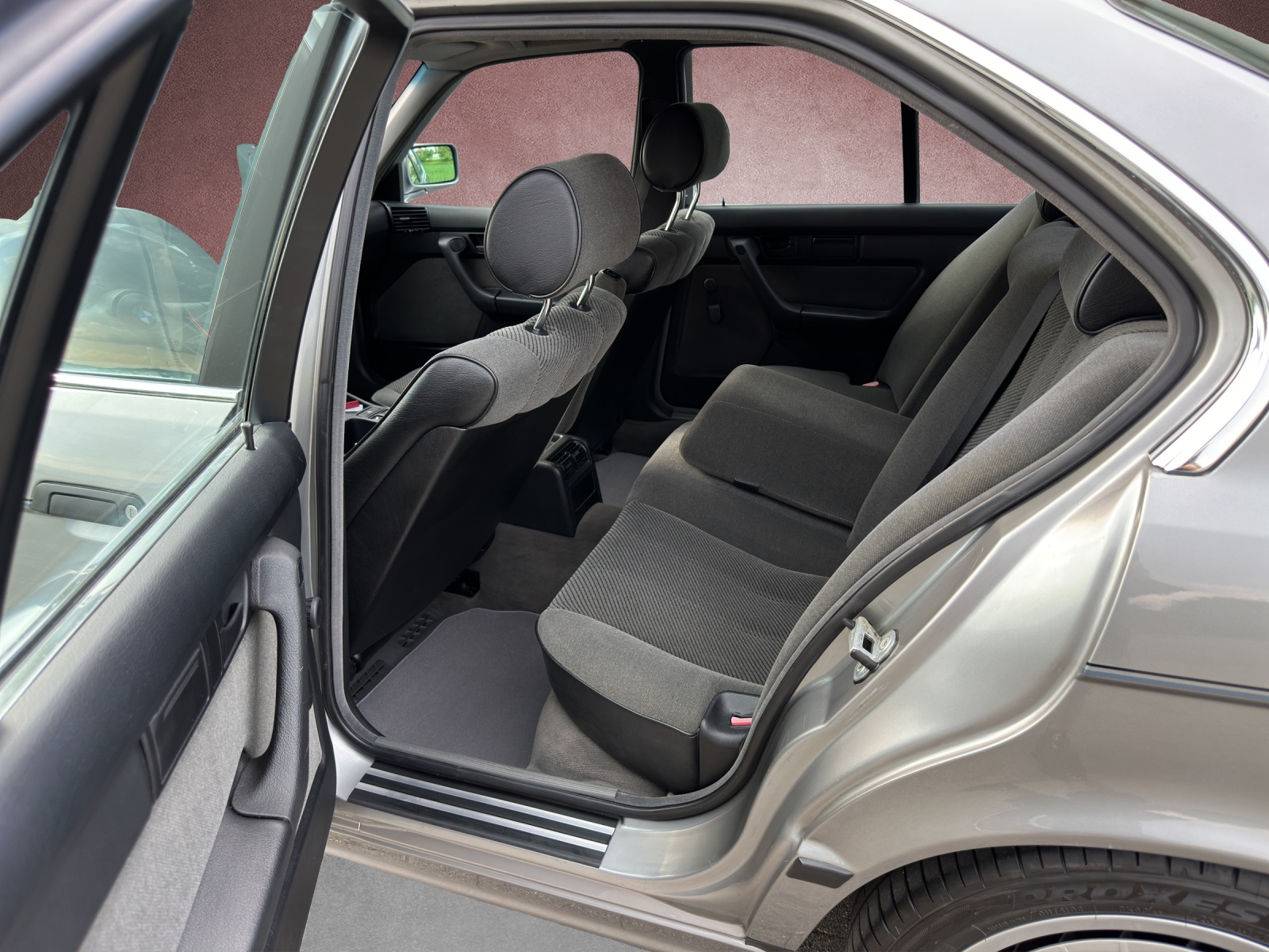 BMW 525i A-image-8