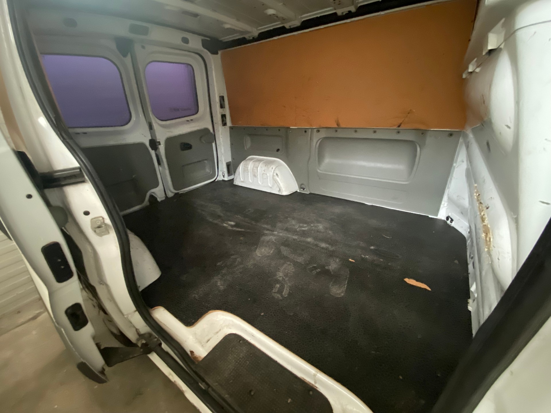 RENAULT Trafic 1.9 dCi 100 2.7t-image-4