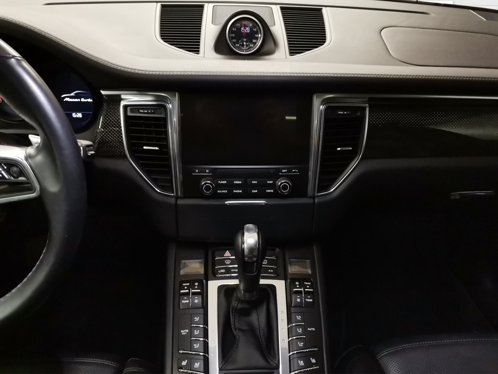 PORSCHE Macan 2.9 V6 Turbo-image-8