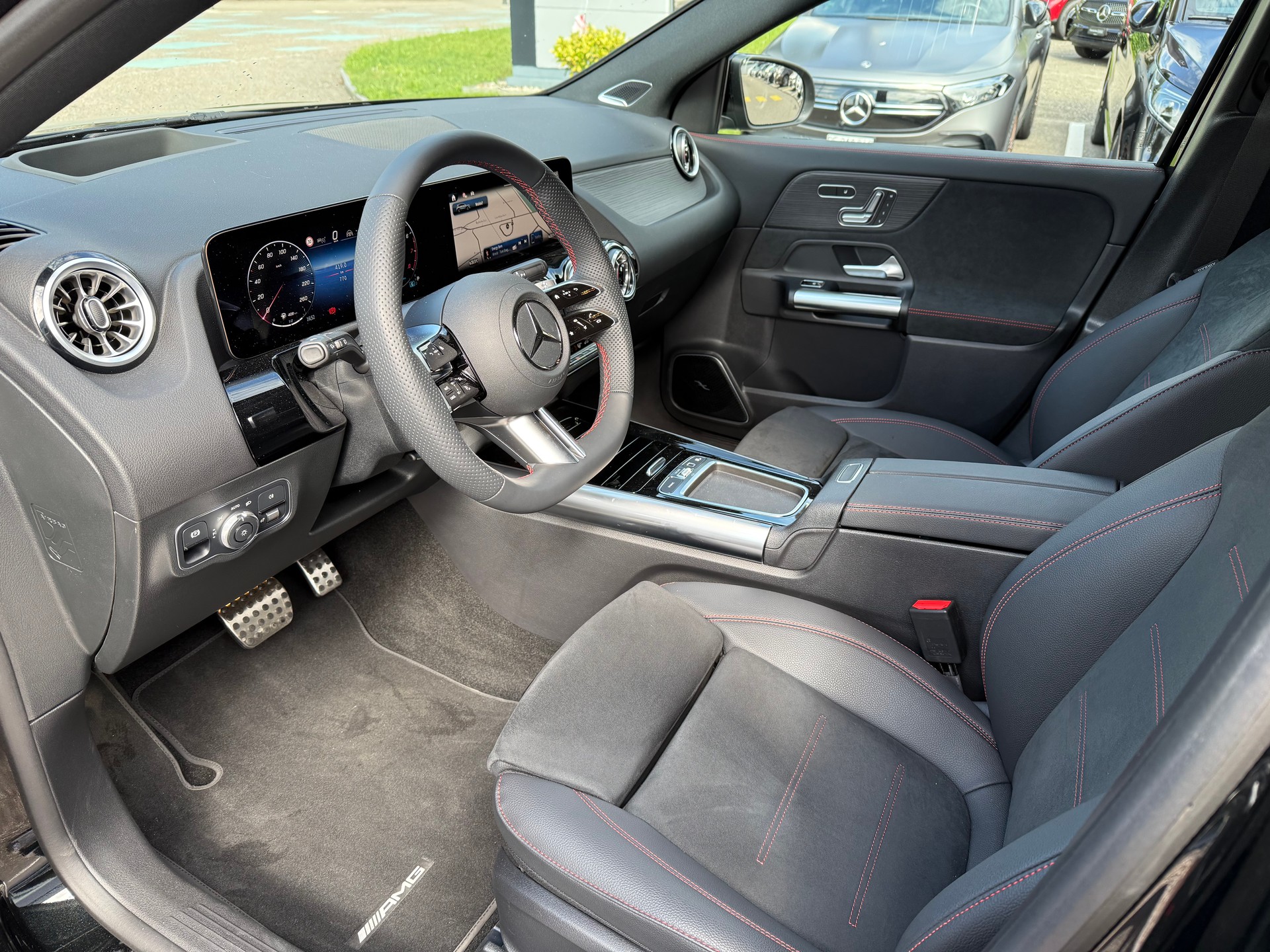 MERCEDES-BENZ GLA 200 Night Star 7G-D-showroom-element-2