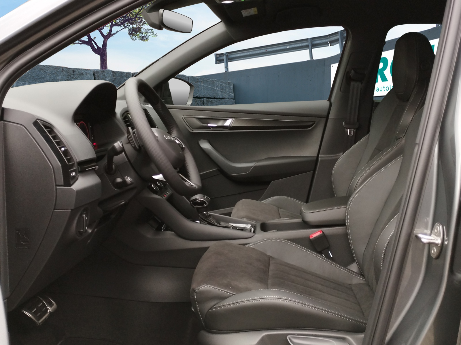 SKODA Karoq 2.0 TSI SportLine 4x4 DSG-image-6