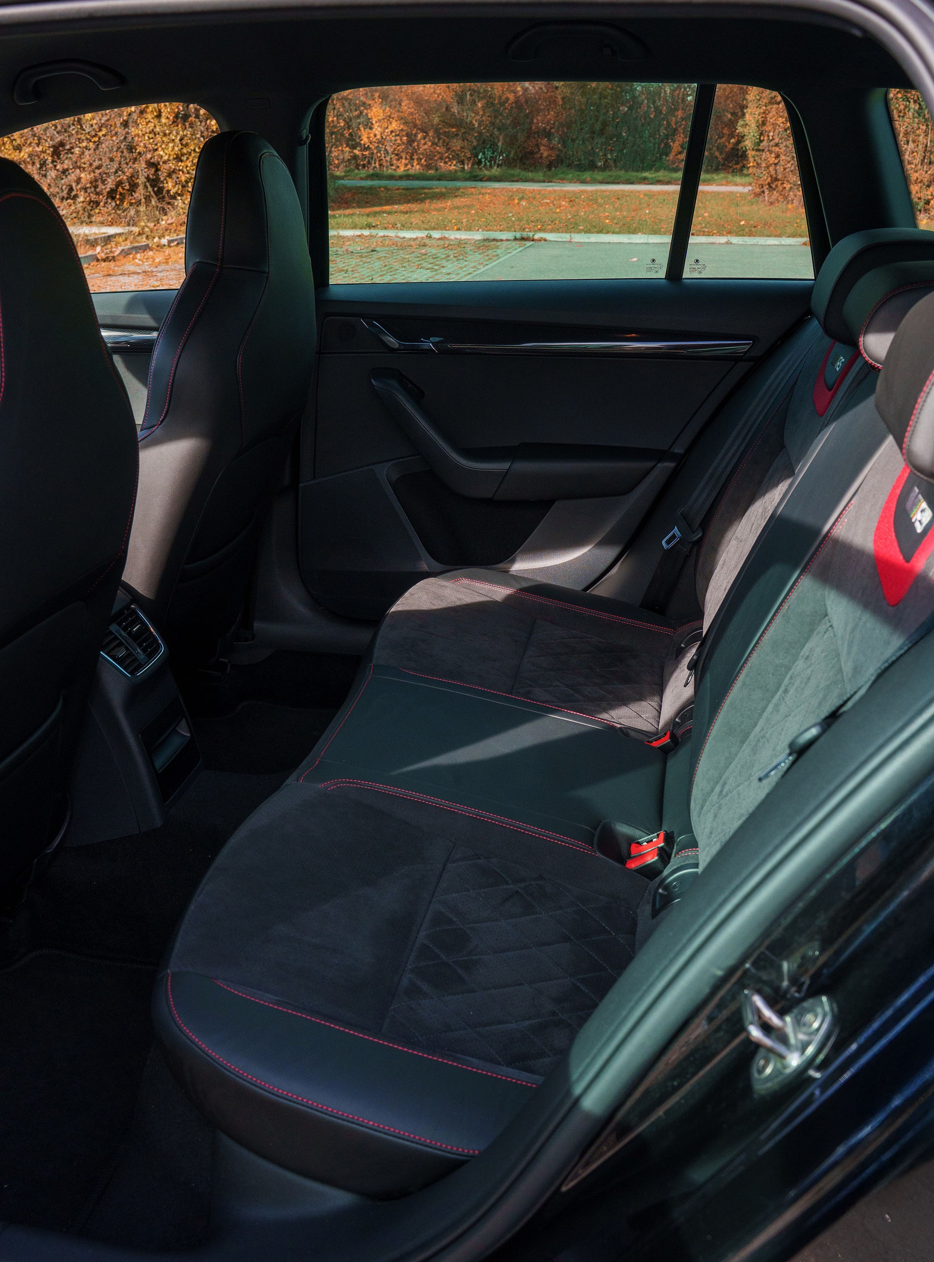 SKODA Octavia Combi 2.0 TSI RS DSG-image-18