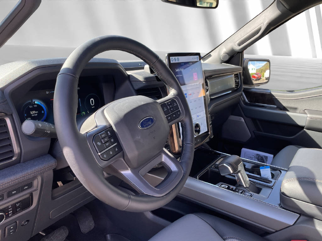 FORD F-150 Lightning DKab.Pick-up 98 kWh Lariat Launch Edition-image-4