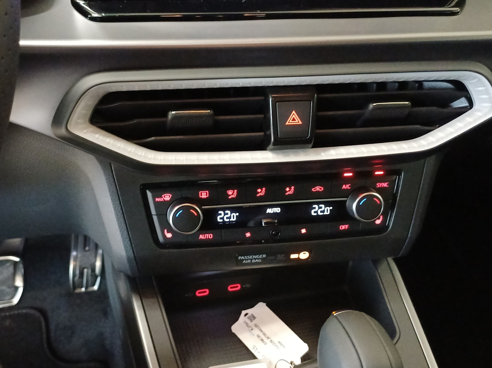 SEAT Arona 1.0 TSI Eco 75 Edition DSG-image-10