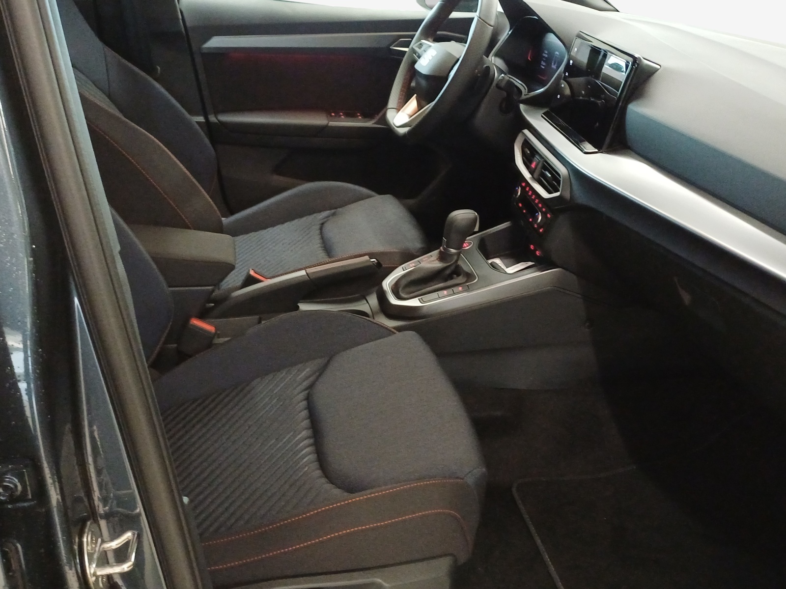 SEAT Arona 1.0 TSI Eco 75 Edition DSG-image-15