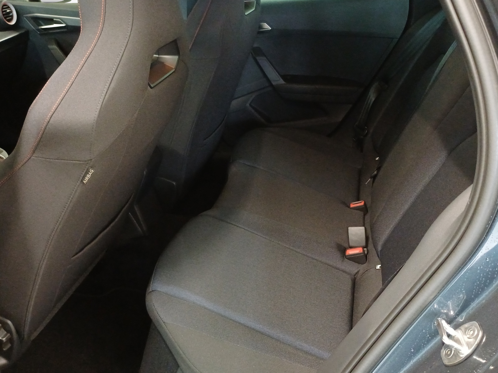 SEAT Arona 1.0 TSI Eco 75 Edition DSG-image-11