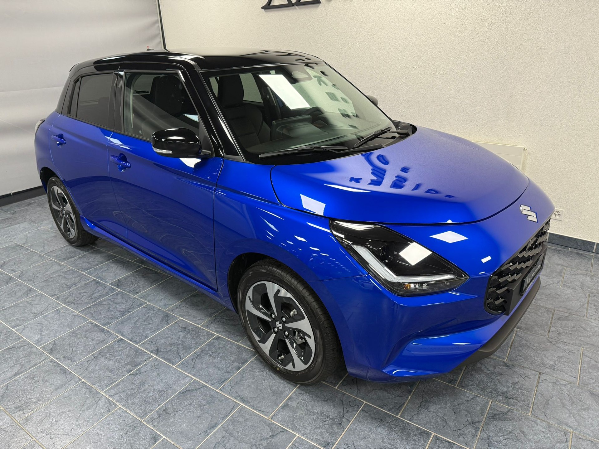 SUZUKI Swift 1.2 Compact Top Hybrid CVT-image-2