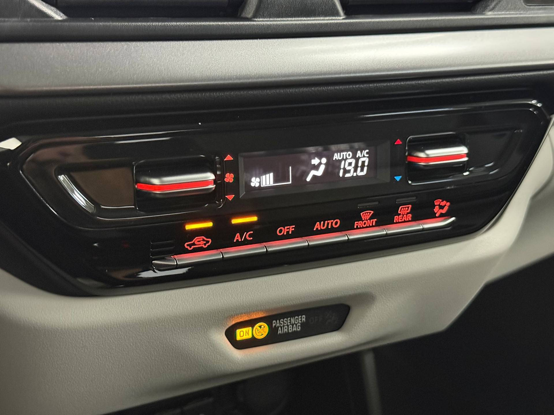 SUZUKI Swift 1.2 Compact Top Hybrid CVT-image-19