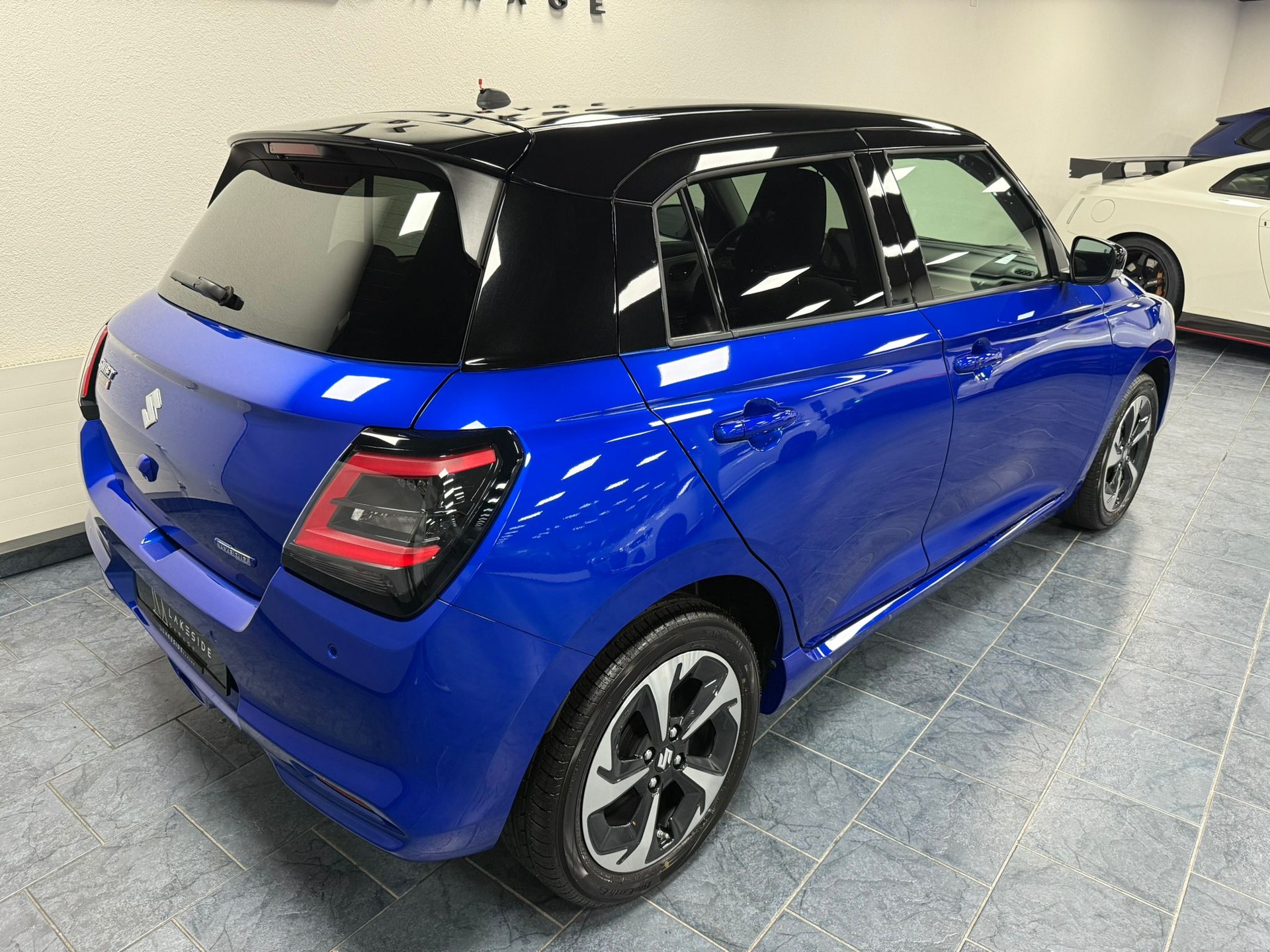 SUZUKI Swift 1.2 Compact Top Hybrid CVT-image-3