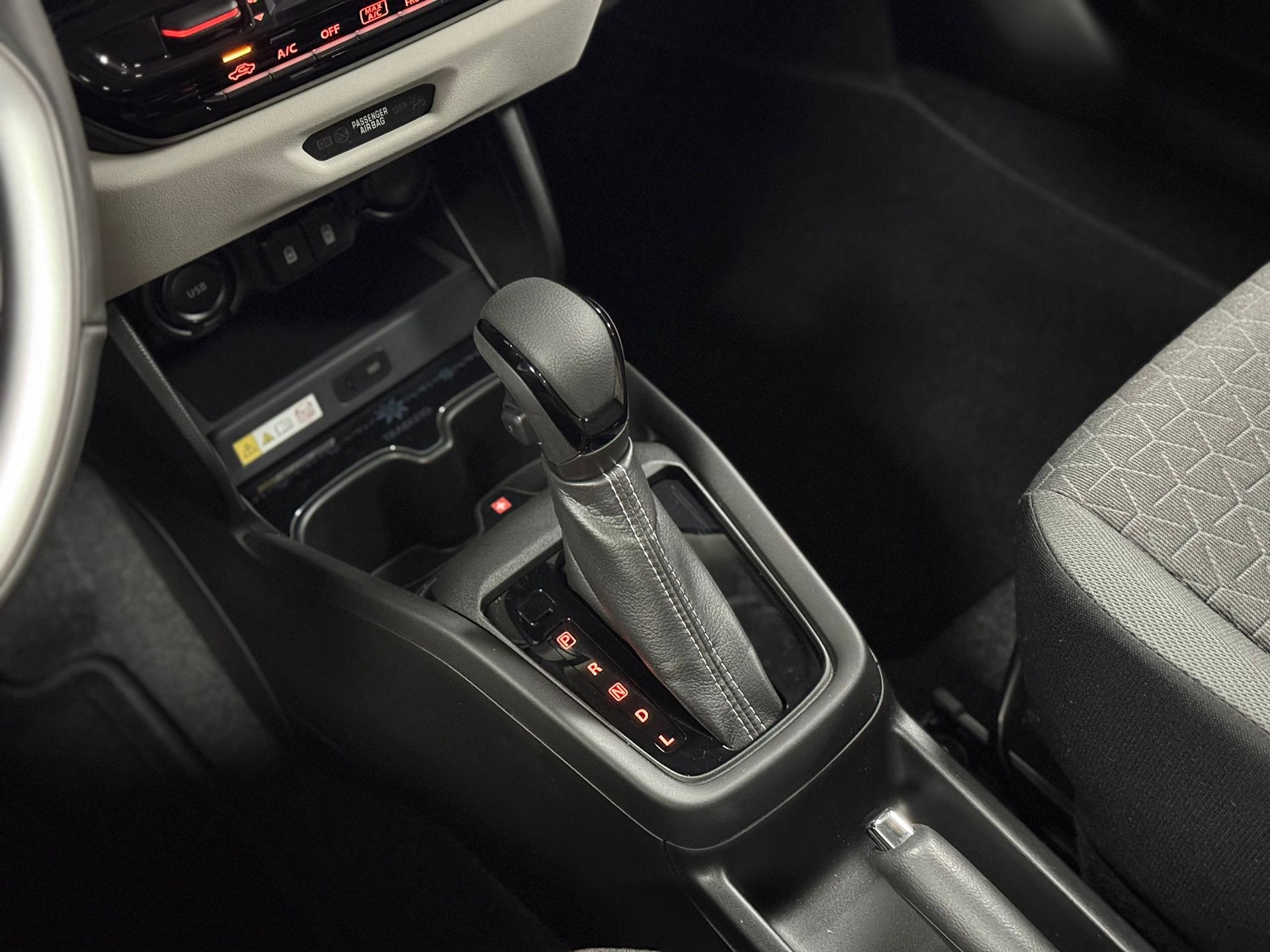 SUZUKI Swift 1.2 Compact Top Hybrid CVT-image-14