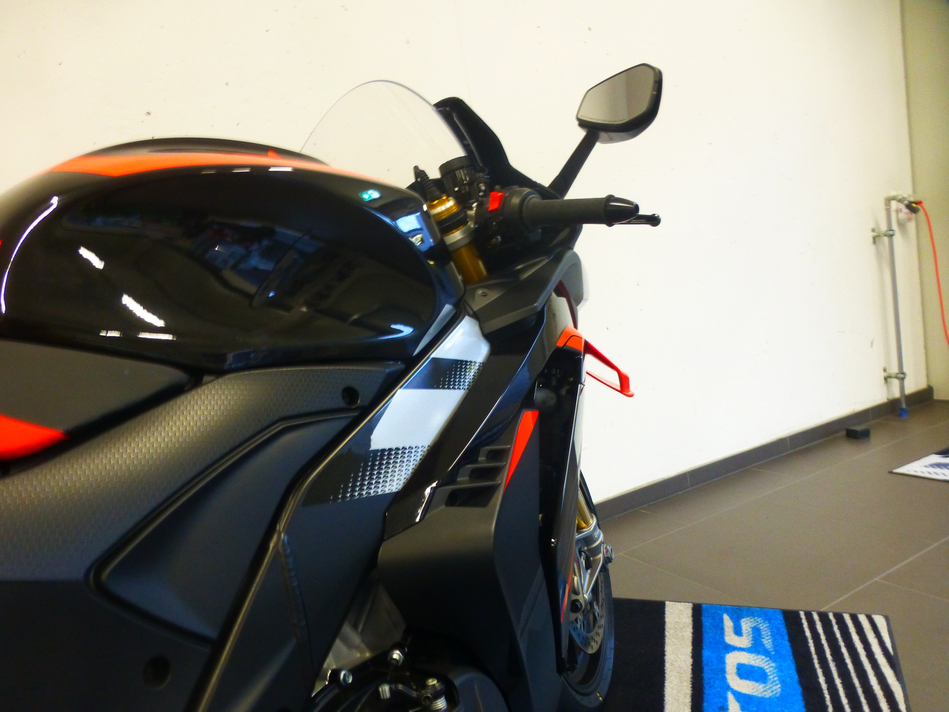 APRILIA RSV4 1100 E5+ Factory-image-15