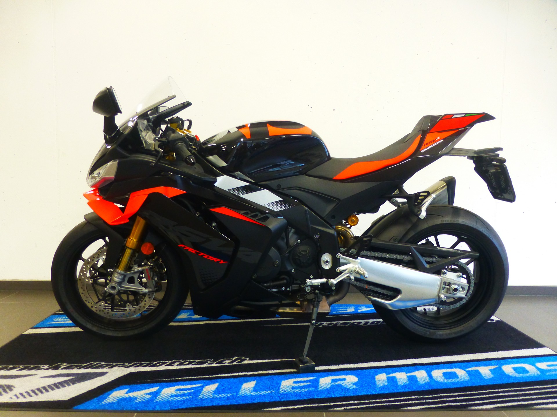 APRILIA RSV4 1100 E5+ Factory-image-4