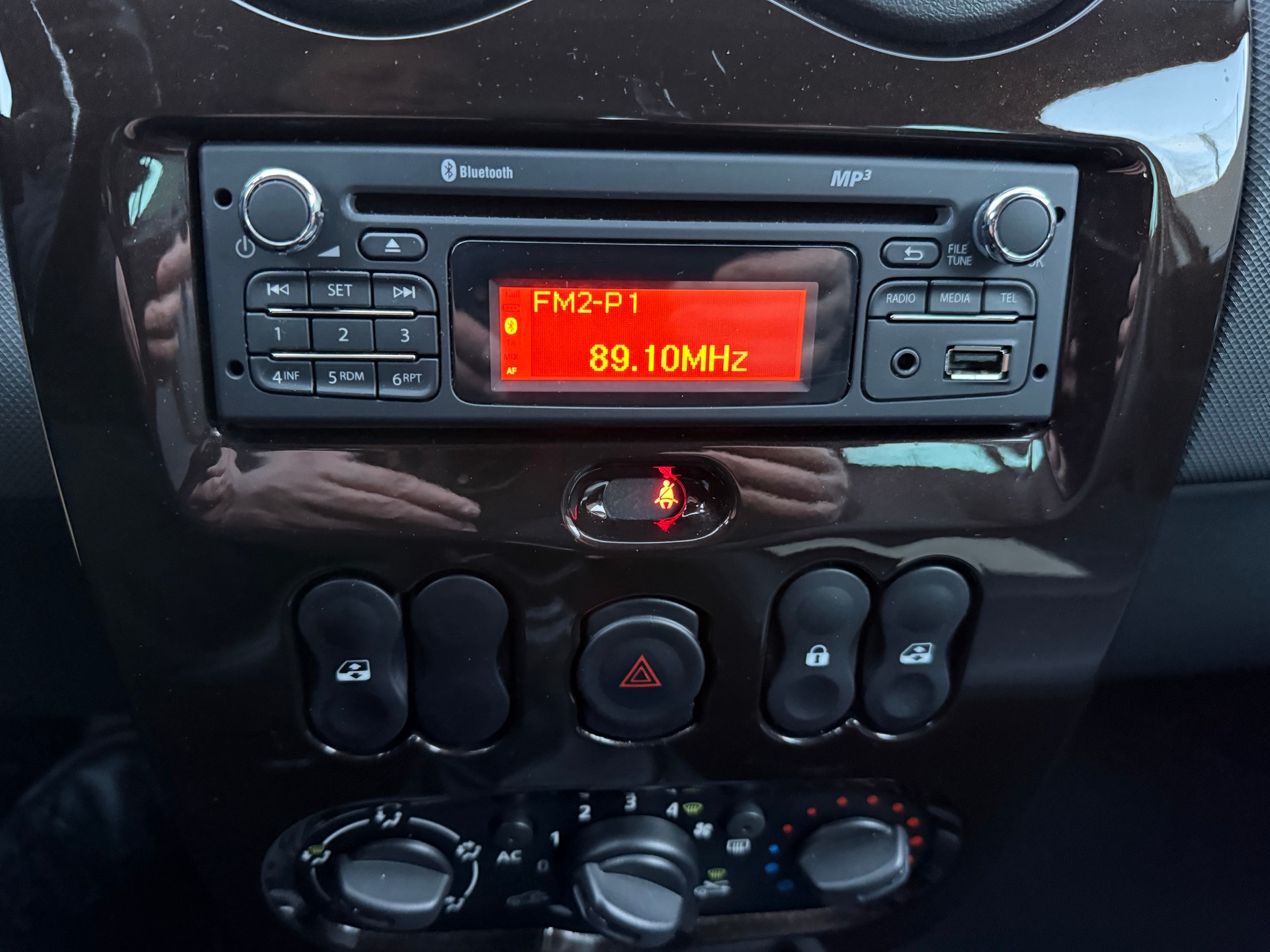 DACIA Duster 1.6 Ambiance 4x4-image-27