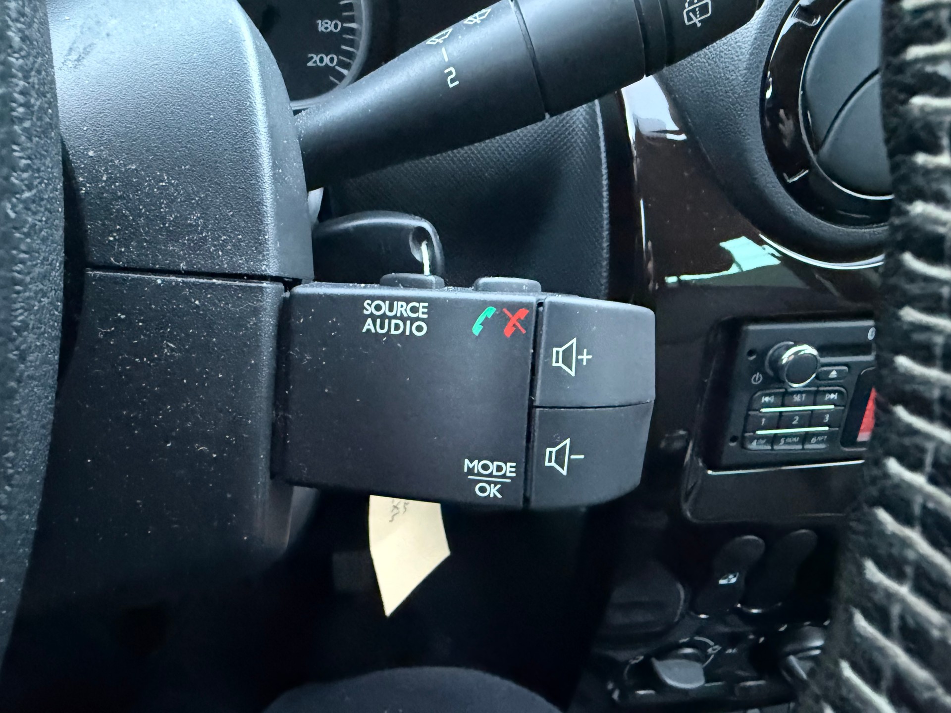 DACIA Duster 1.6 Ambiance 4x4-image-28