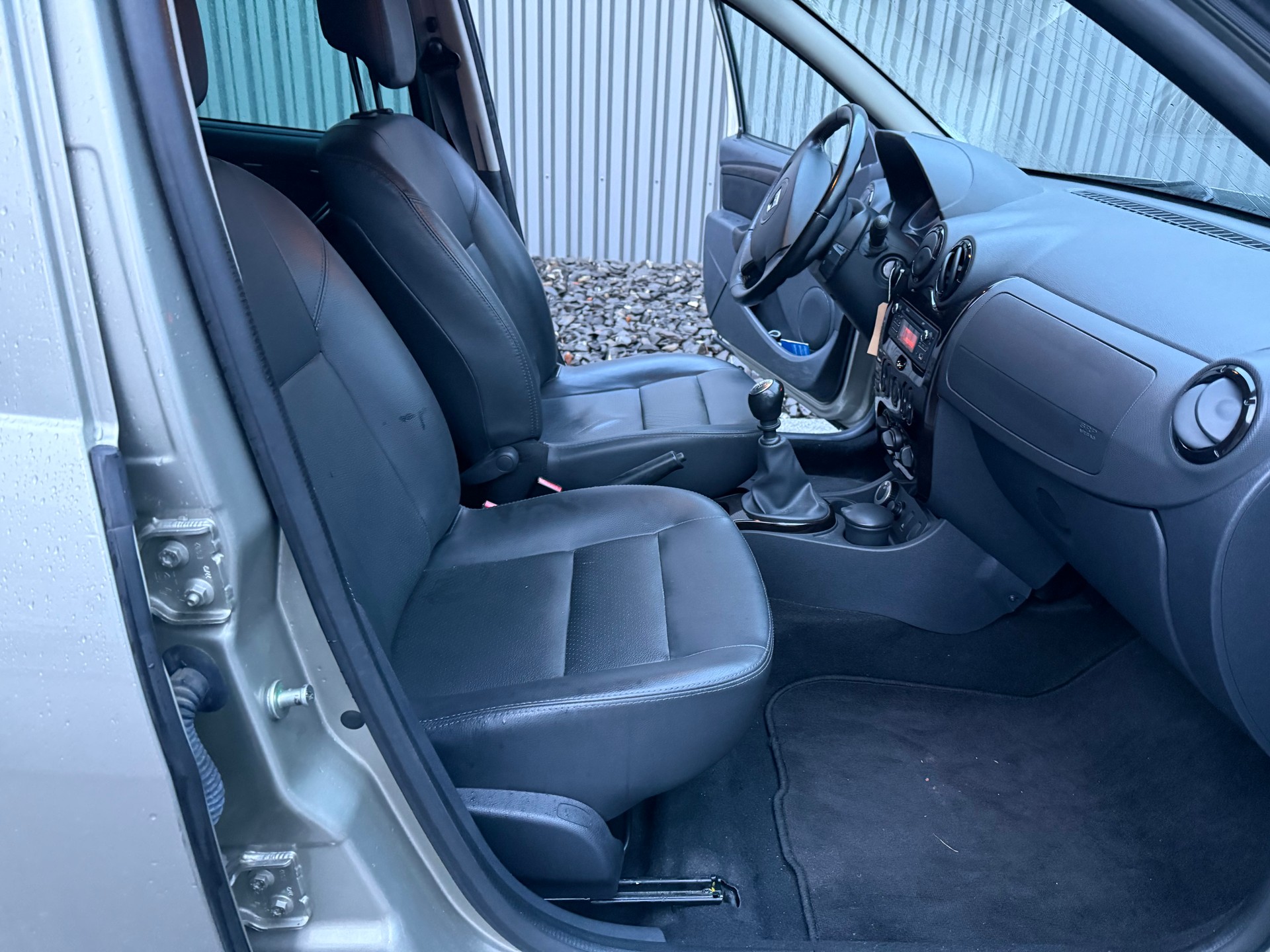 DACIA Duster 1.6 Ambiance 4x4-image-22